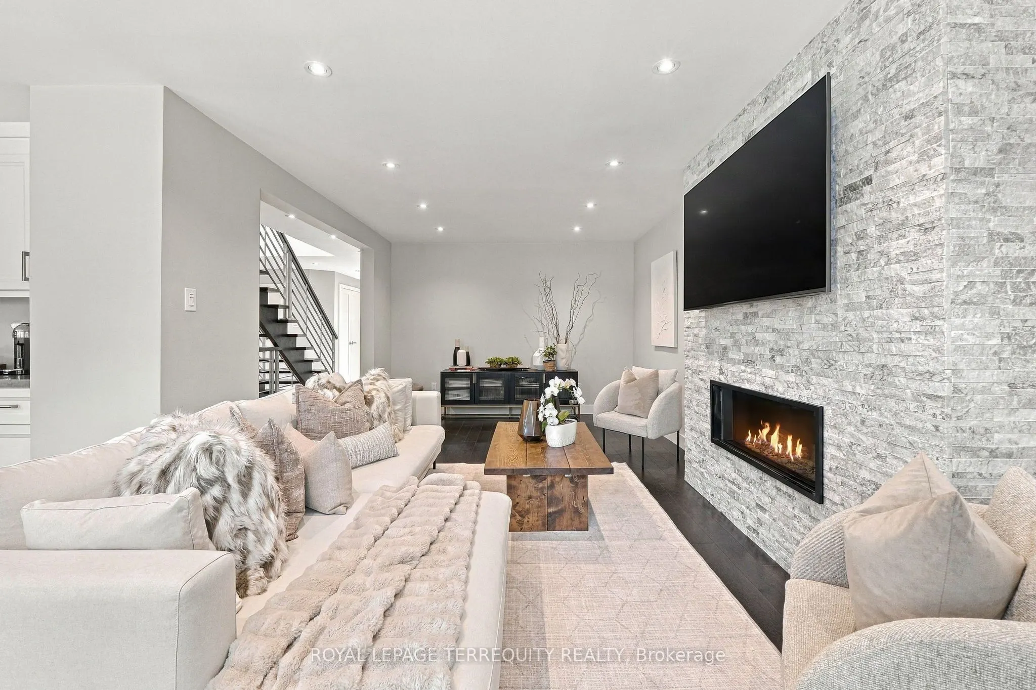 3956 Chadburn Crescent