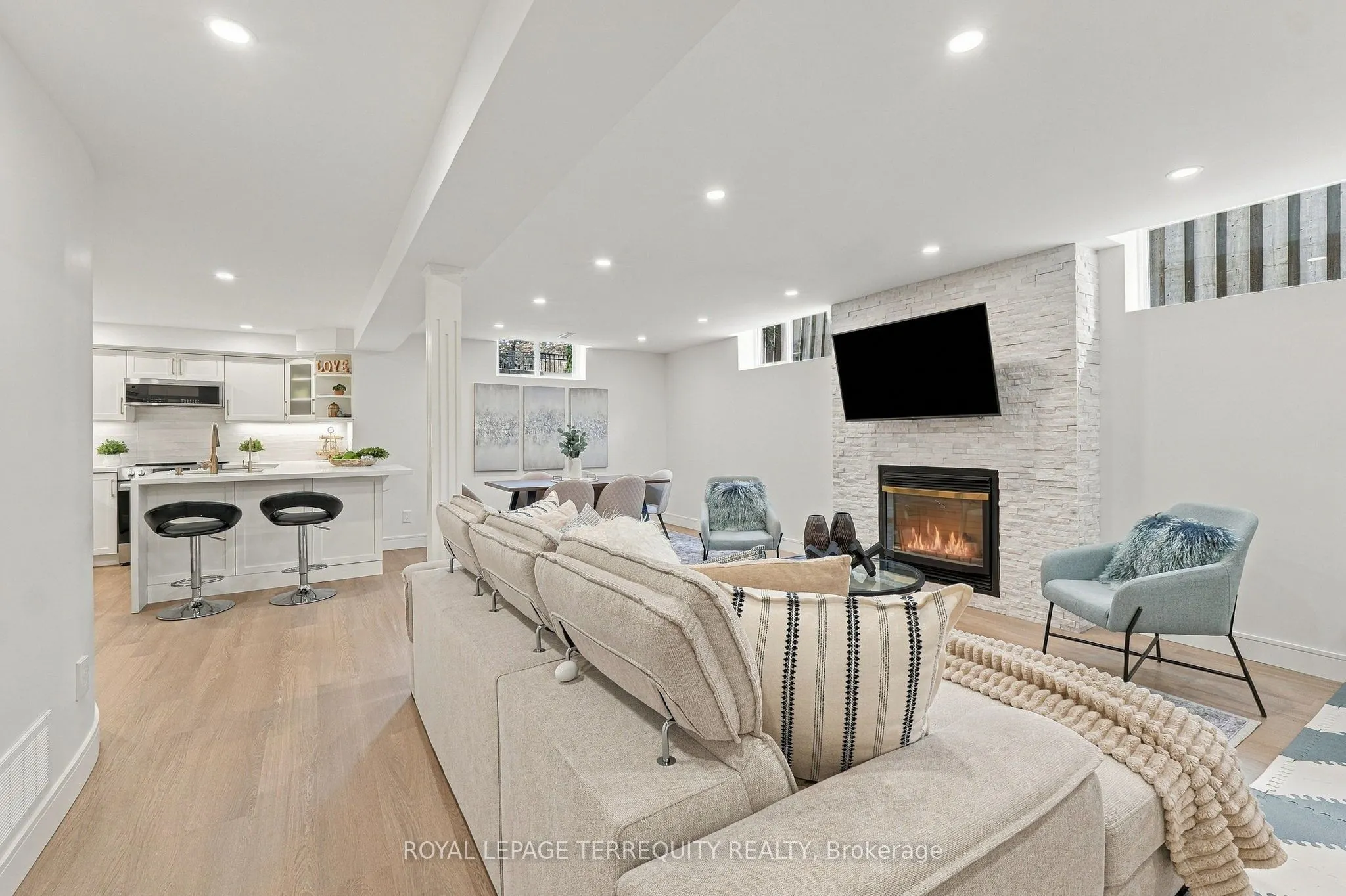 3956 Chadburn Crescent