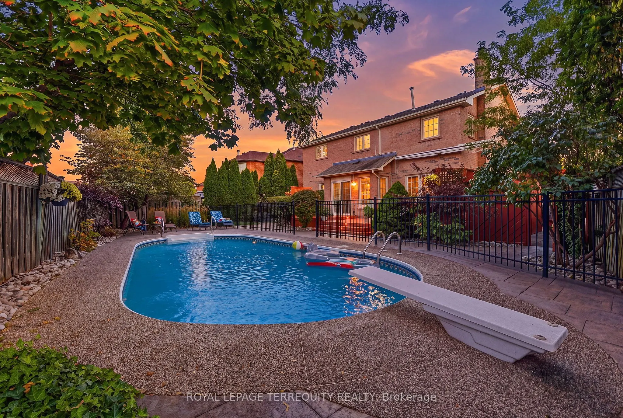 3956 Chadburn Crescent