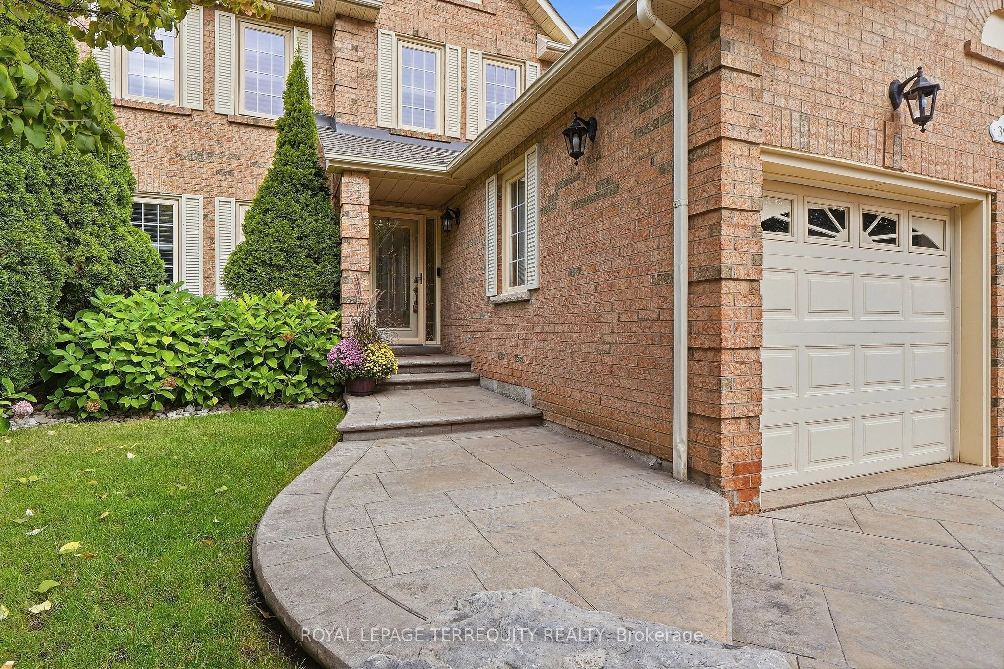 3956 Chadburn Crescent
