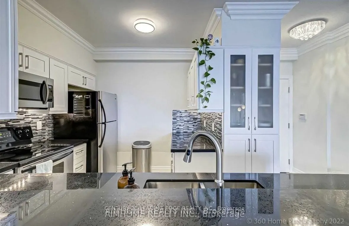2119 Lakeshore Boulevard W #607