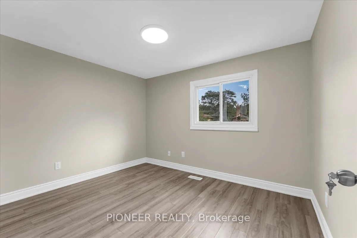 22 Wolverton Crescent