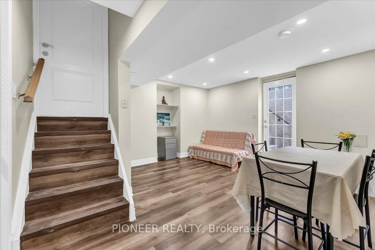 22 Wolverton Crescent