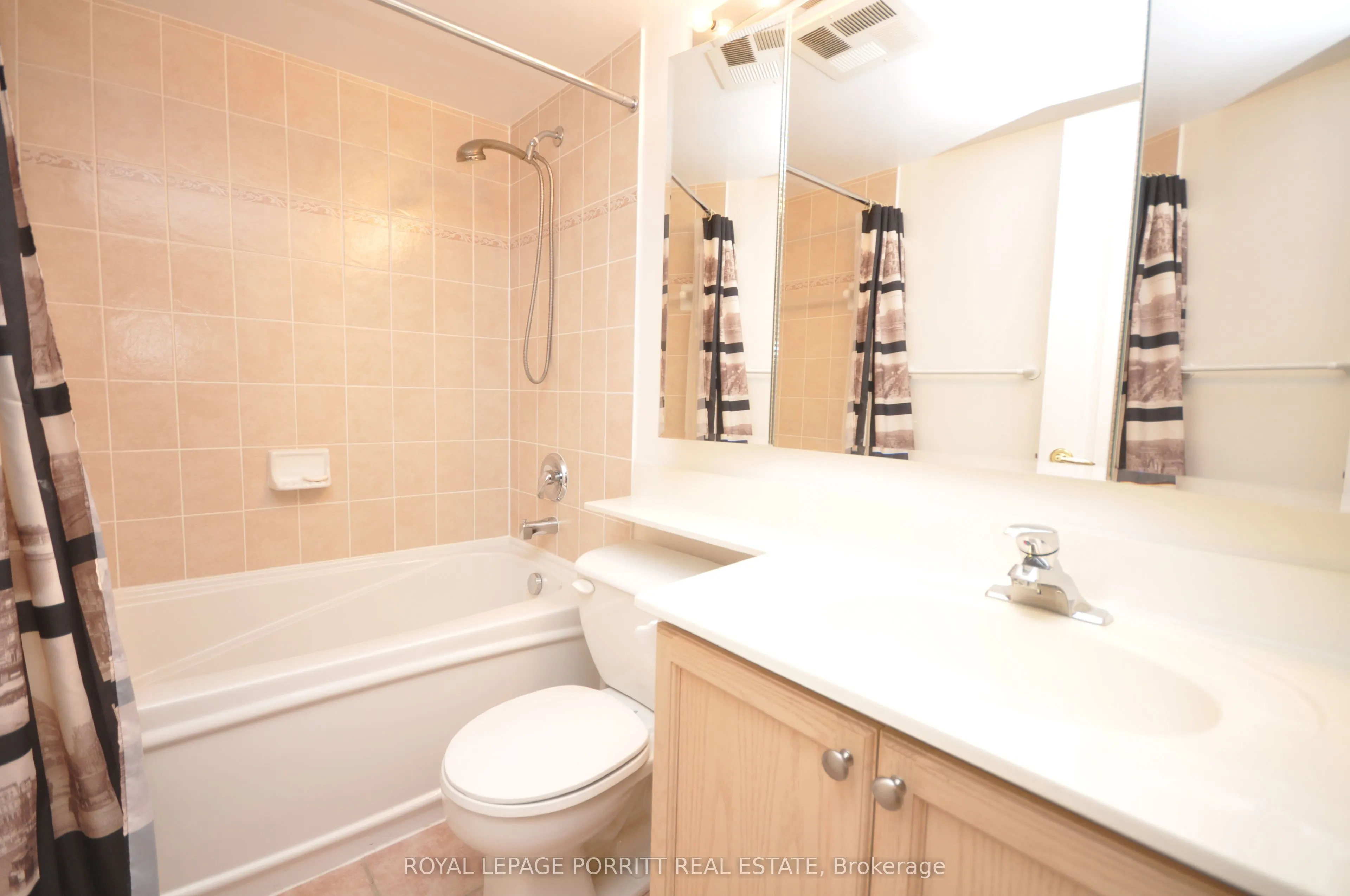 1140 Parkwest Place #901
