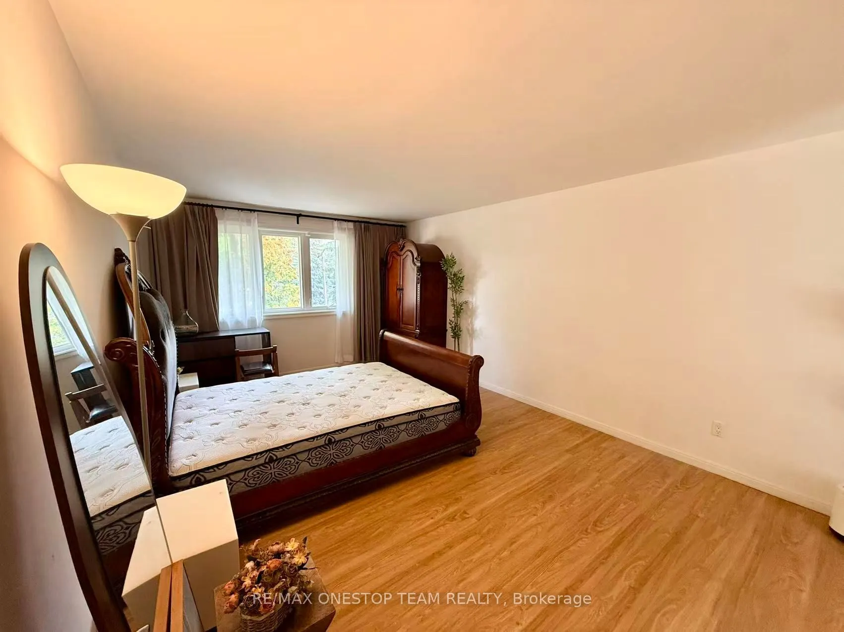 1220 Clarkson Road N #Upper