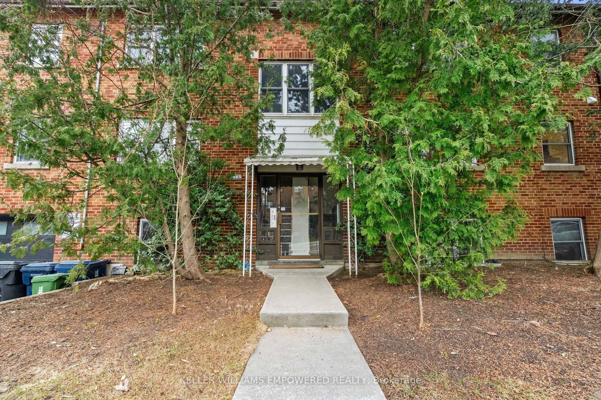 2665 Bloor Street W #2