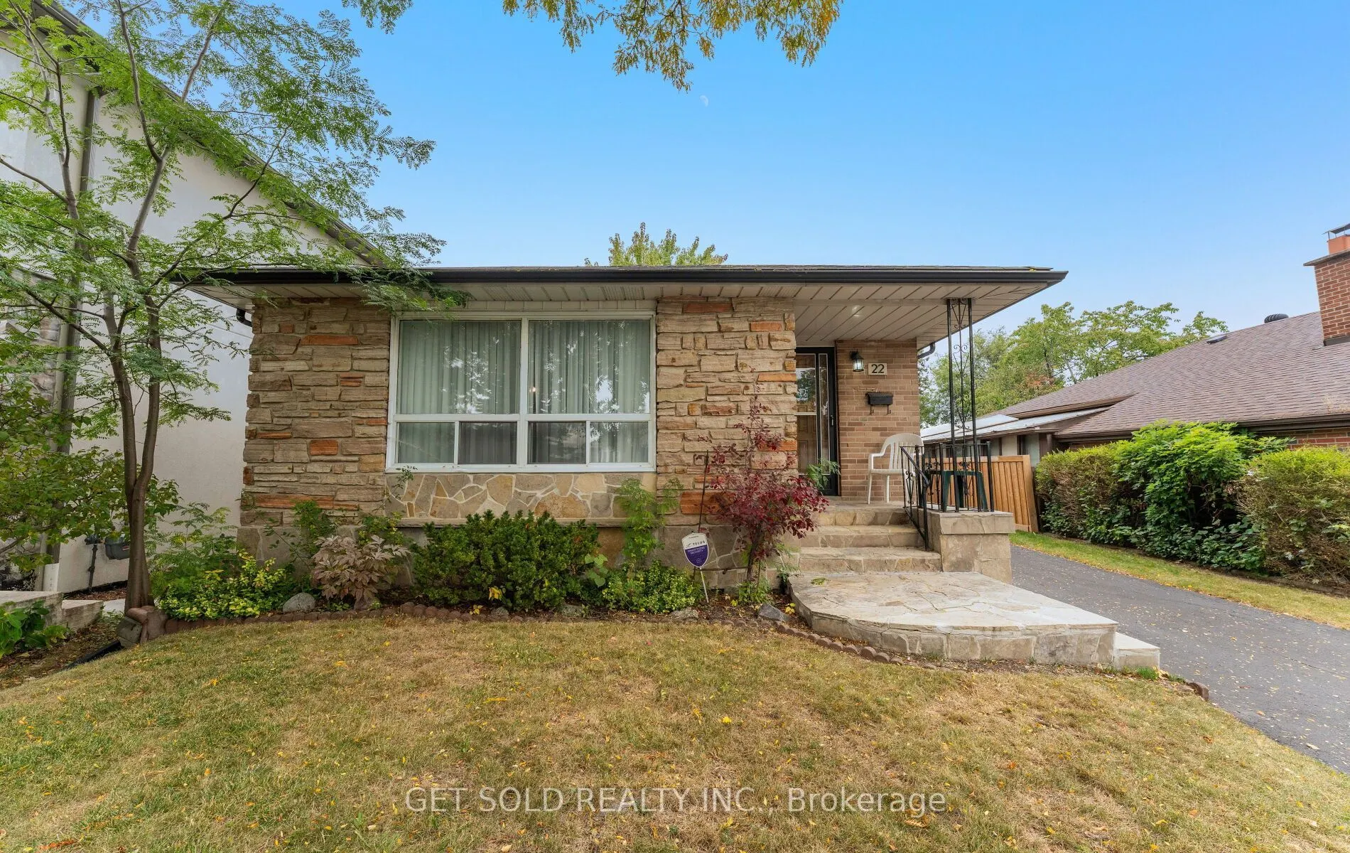 22 Almayo Crescent