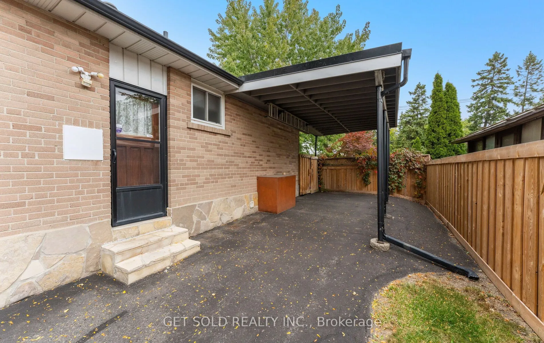 22 Almayo Crescent