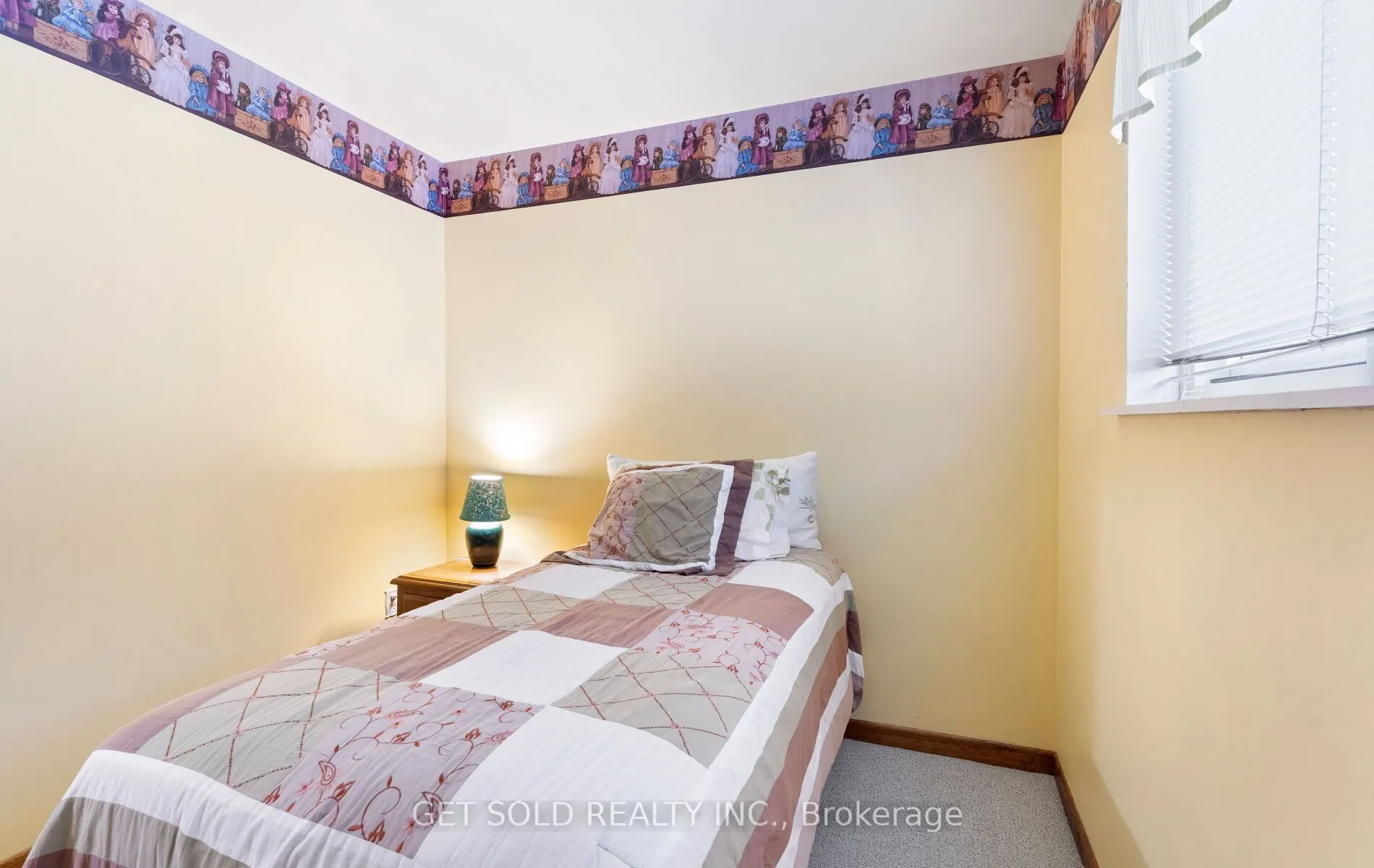22 Almayo Crescent