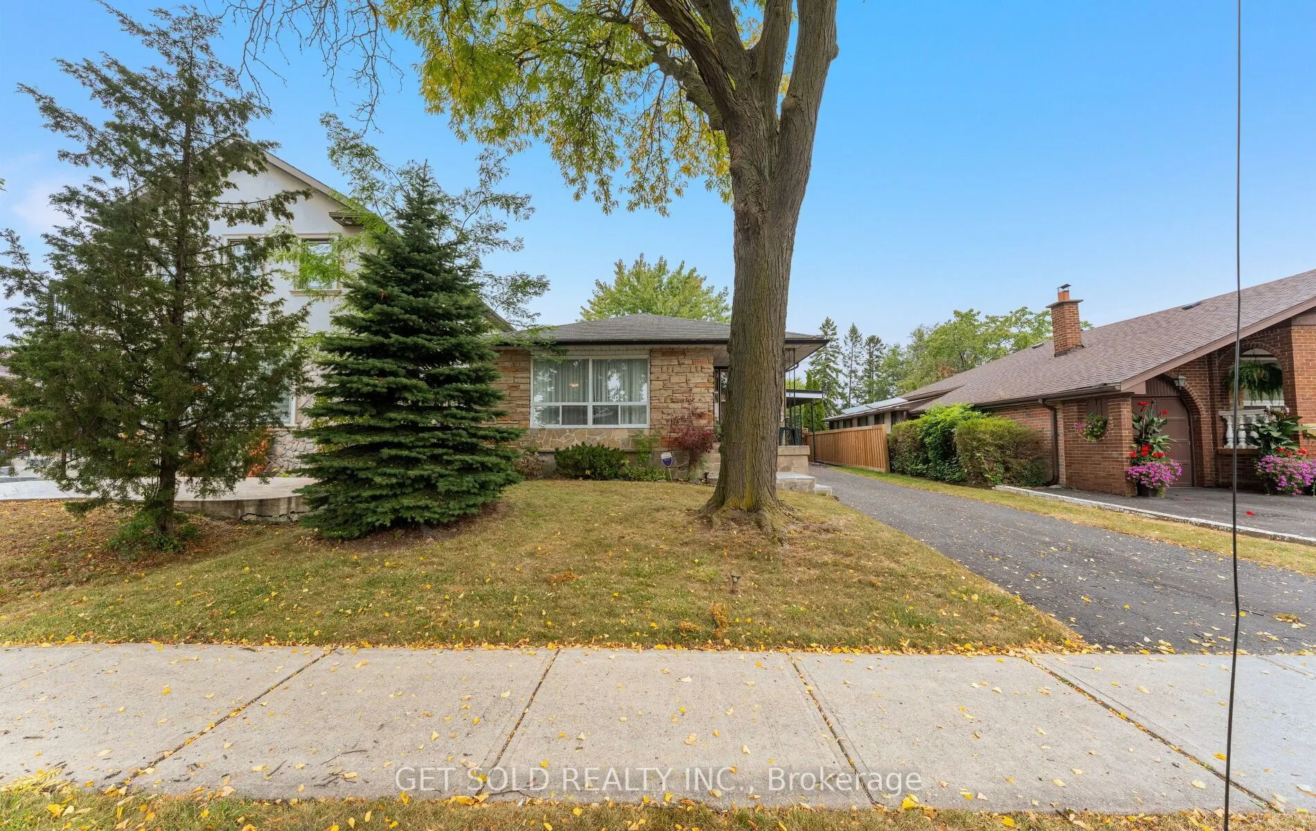 22 Almayo Crescent
