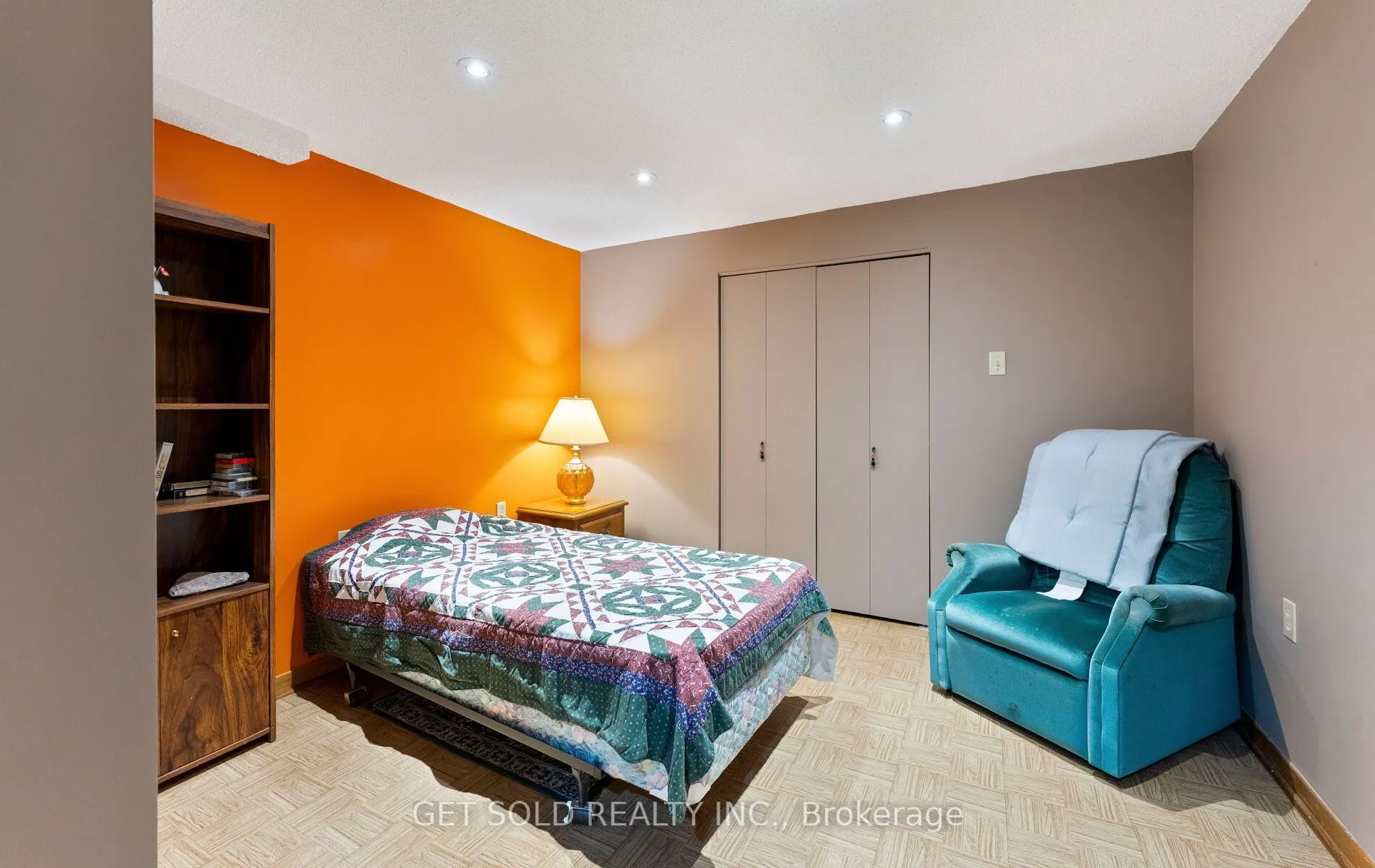 22 Almayo Crescent