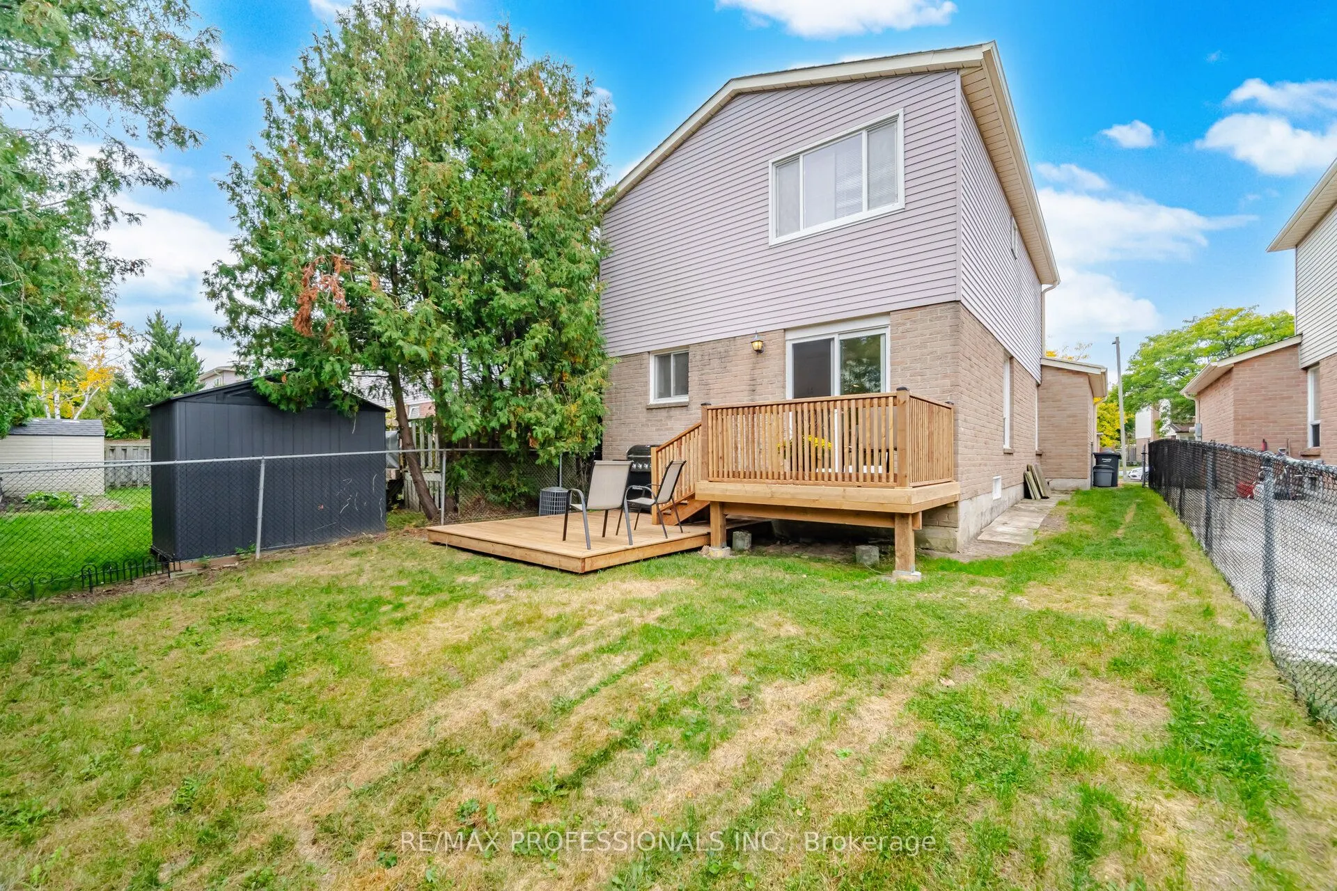6081 Fullerton Crescent
