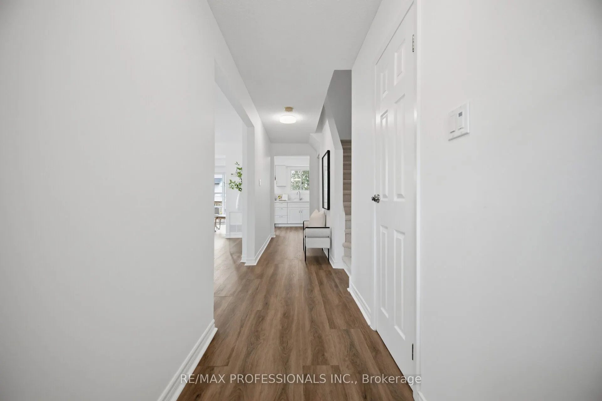 6081 Fullerton Crescent