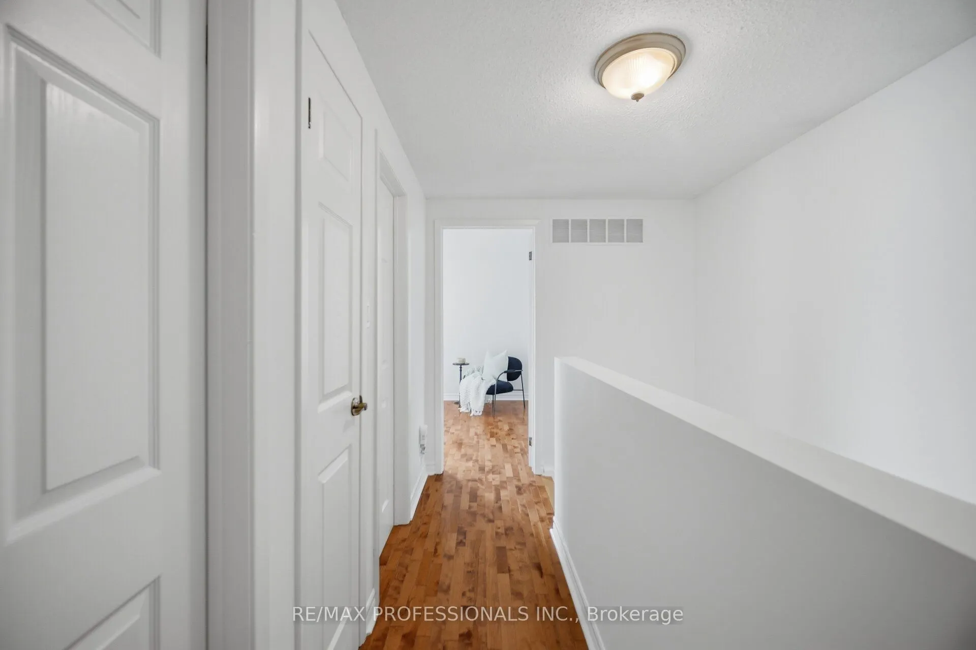 6081 Fullerton Crescent