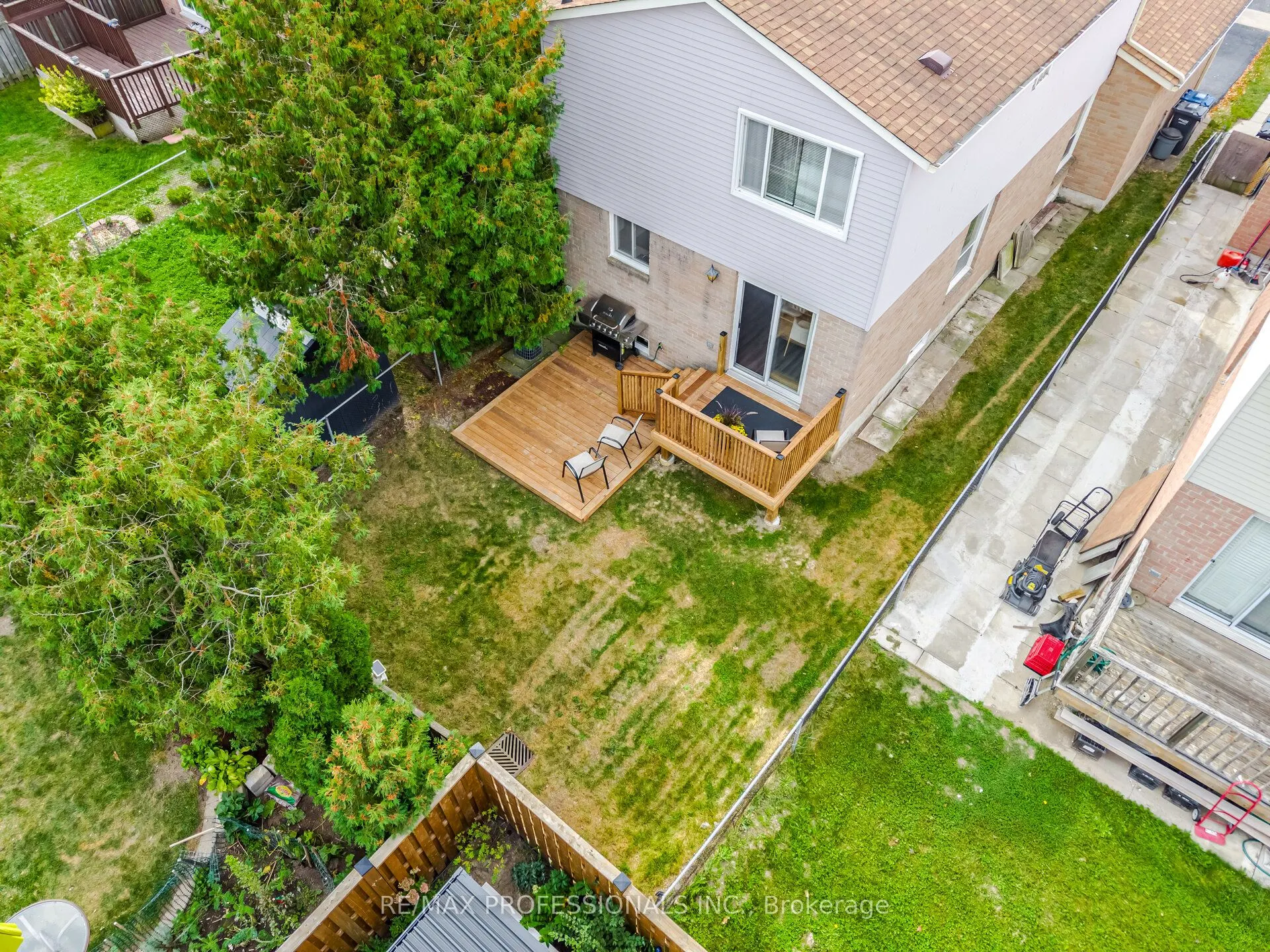 6081 Fullerton Crescent