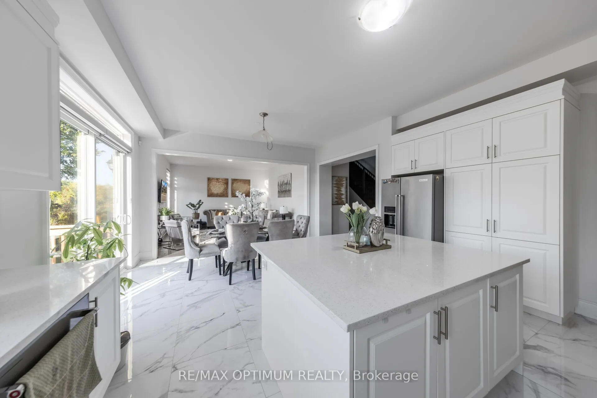 91 Raspberry Ridge Avenue