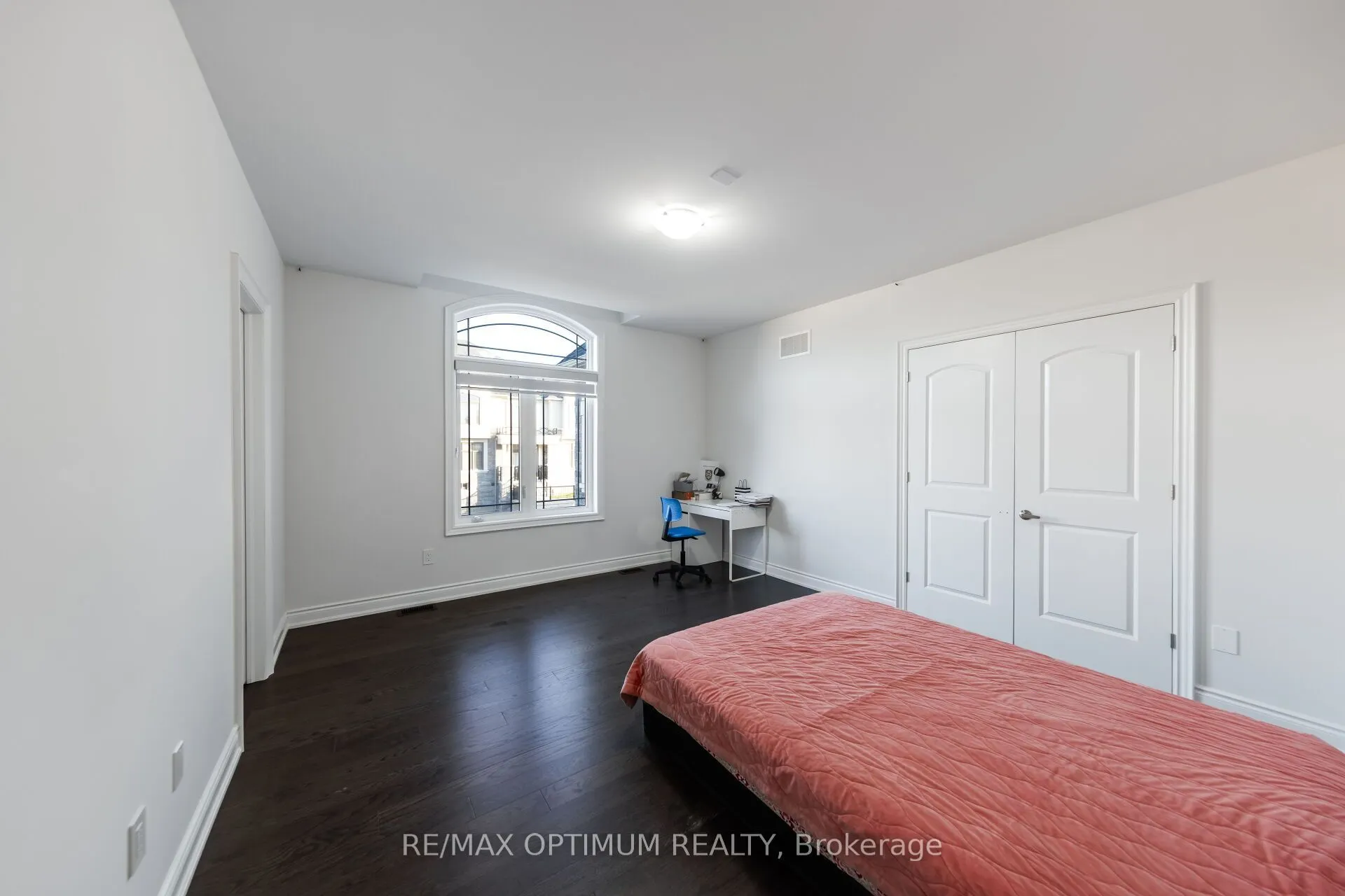 91 Raspberry Ridge Avenue