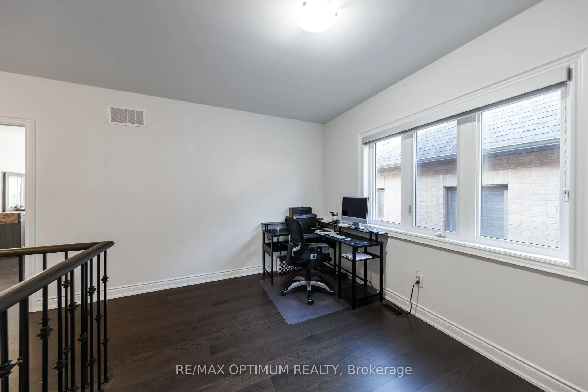 91 Raspberry Ridge Avenue
