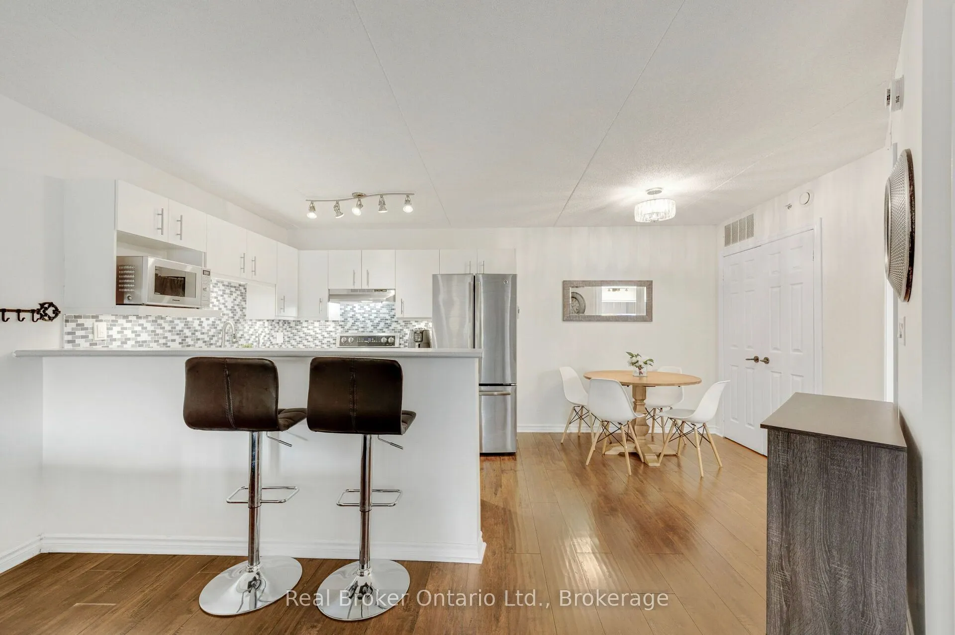 4015 KILMER Drive #204