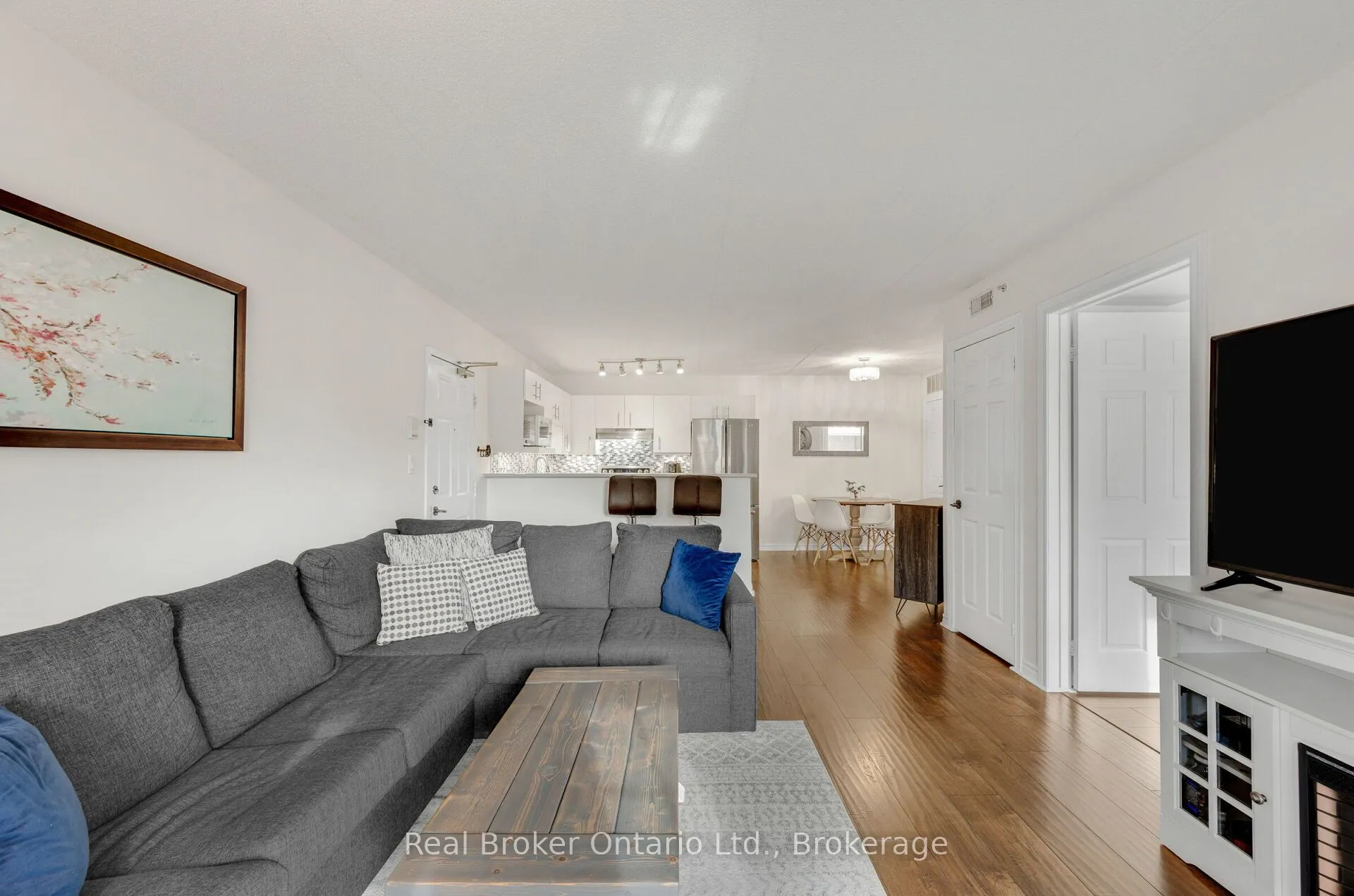 4015 KILMER Drive #204