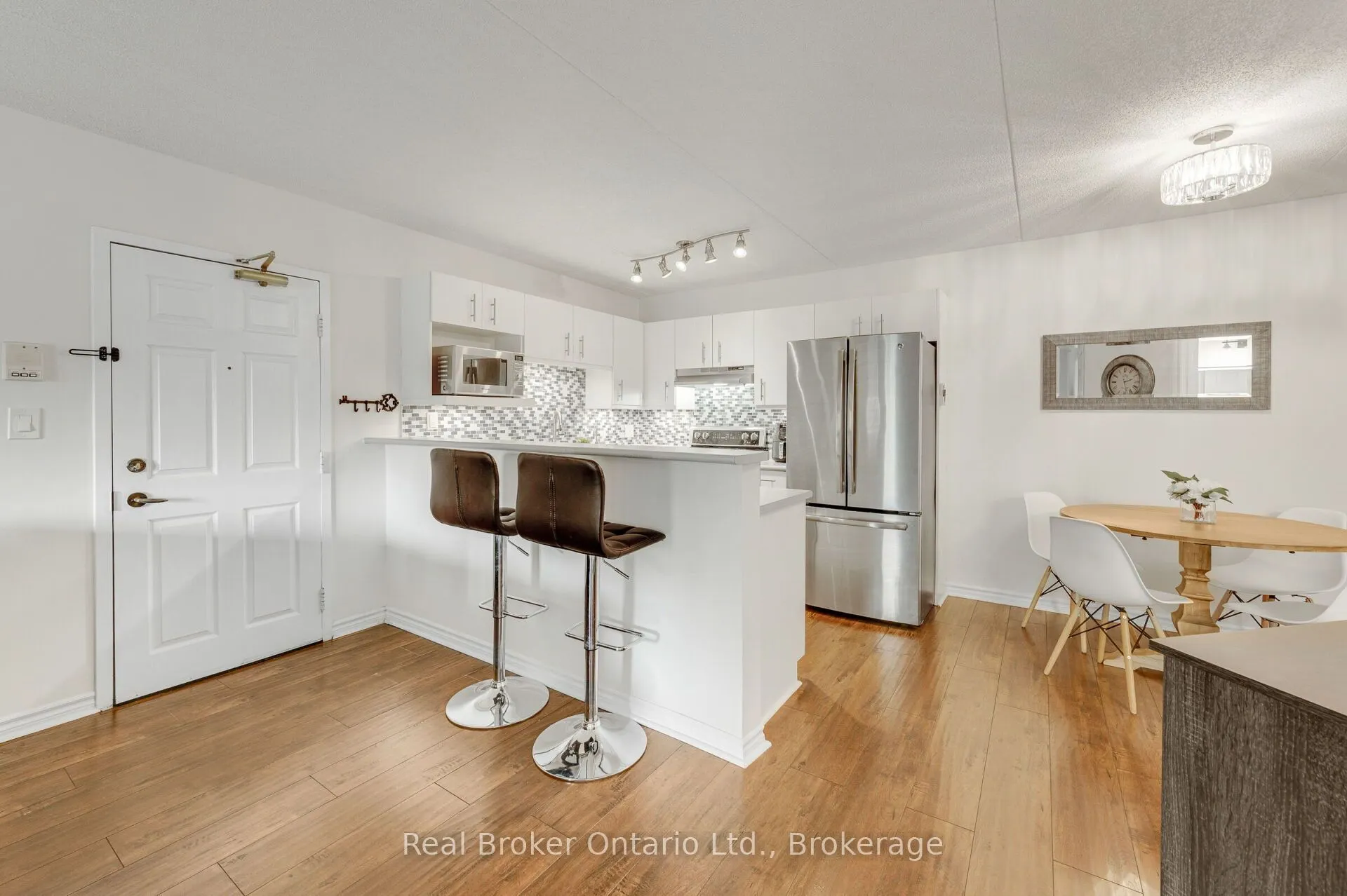 4015 KILMER Drive #204