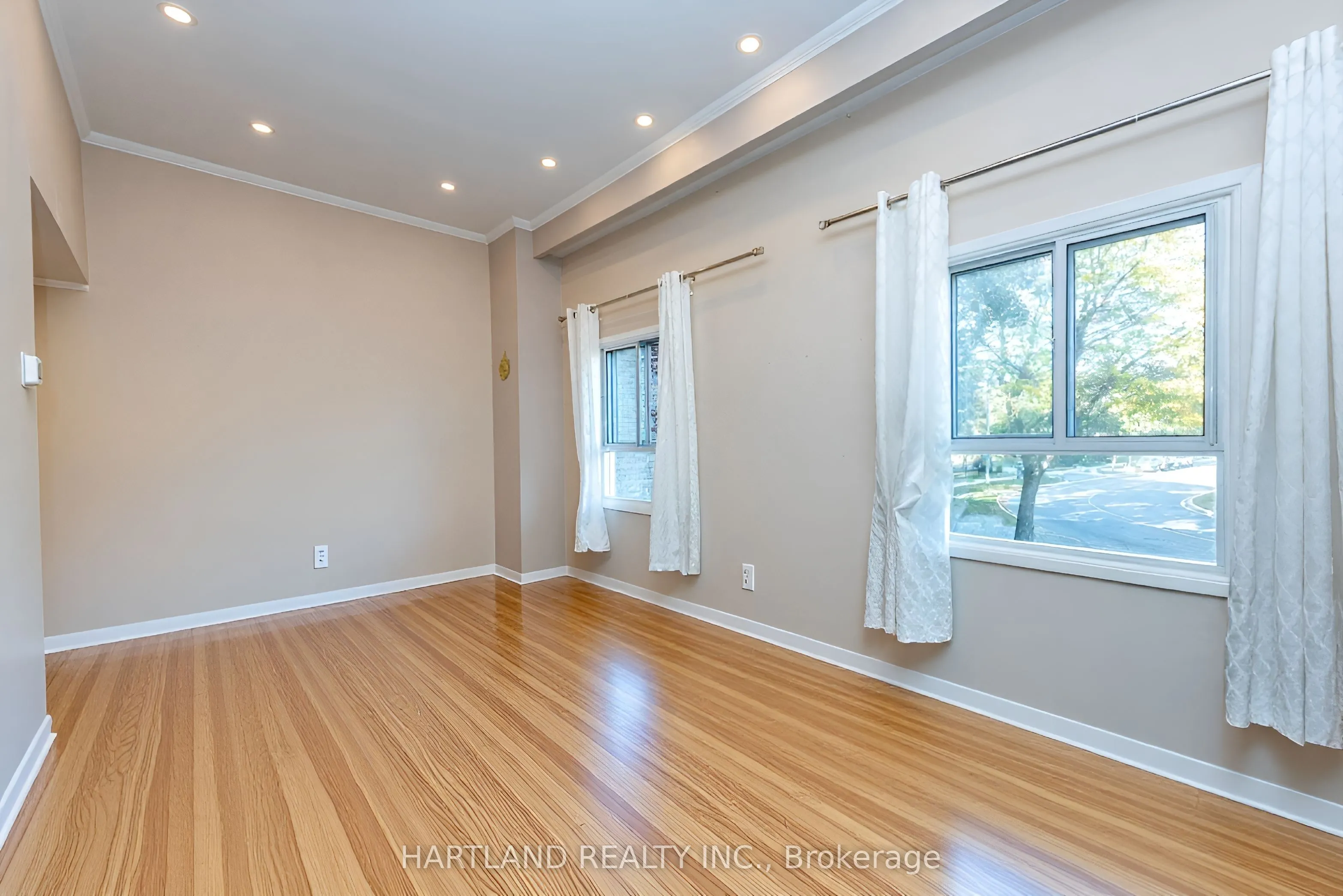 405 Hyacinthe Boulevard #50