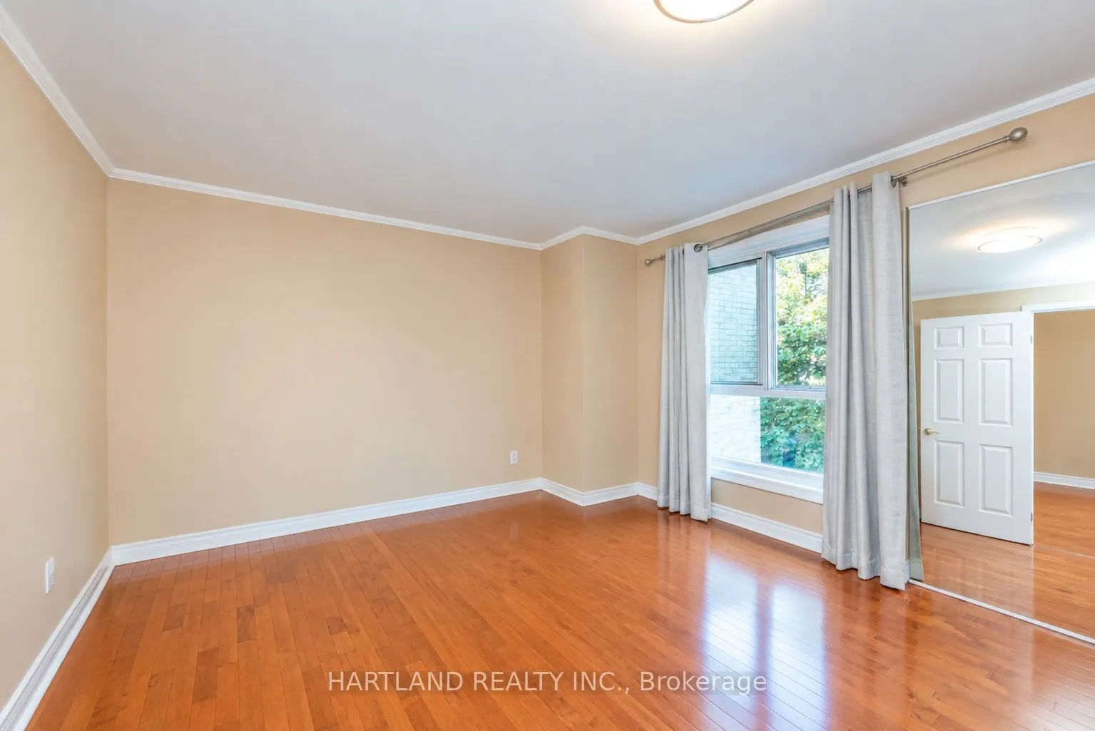 405 Hyacinthe Boulevard #50