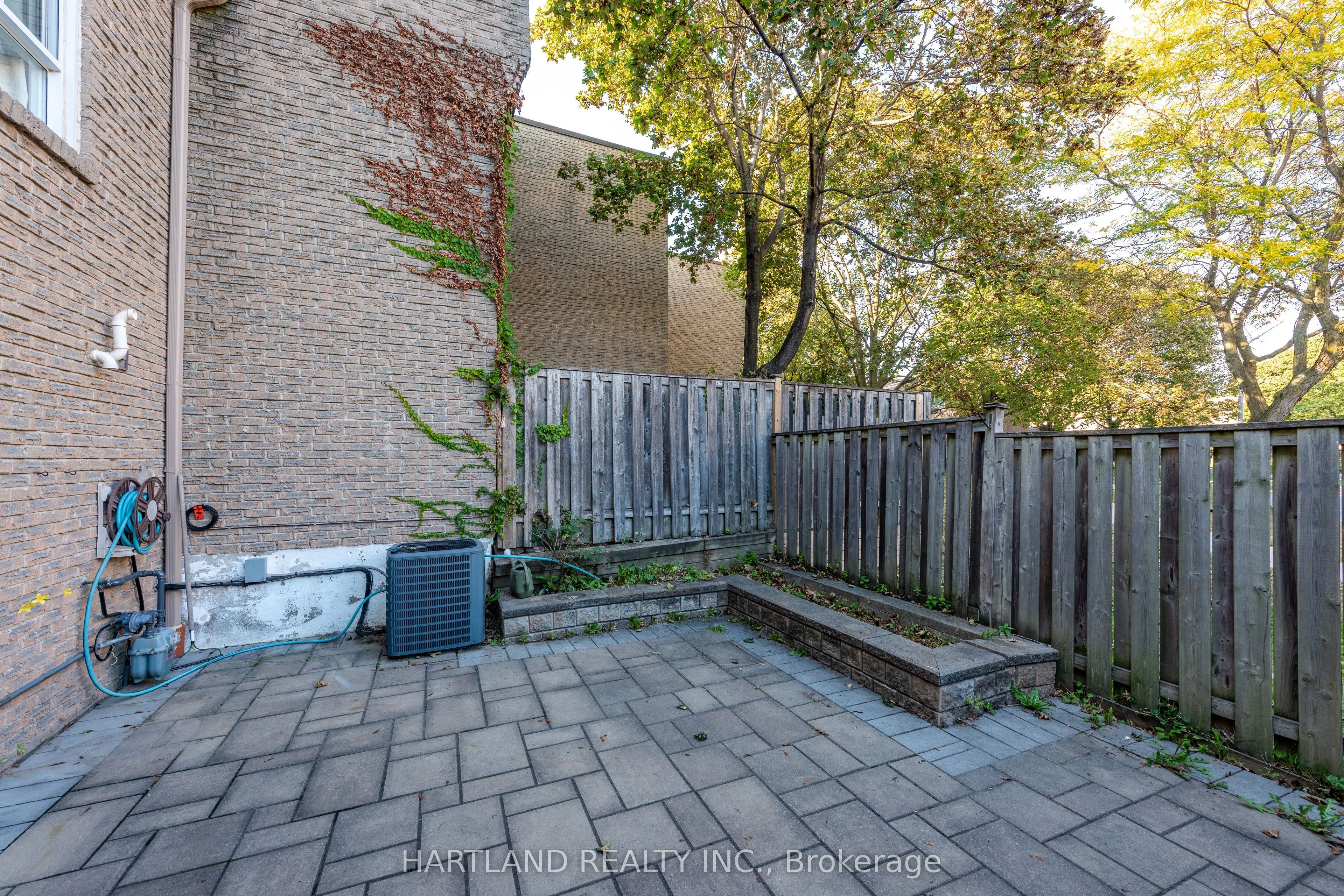 405 Hyacinthe Boulevard #50