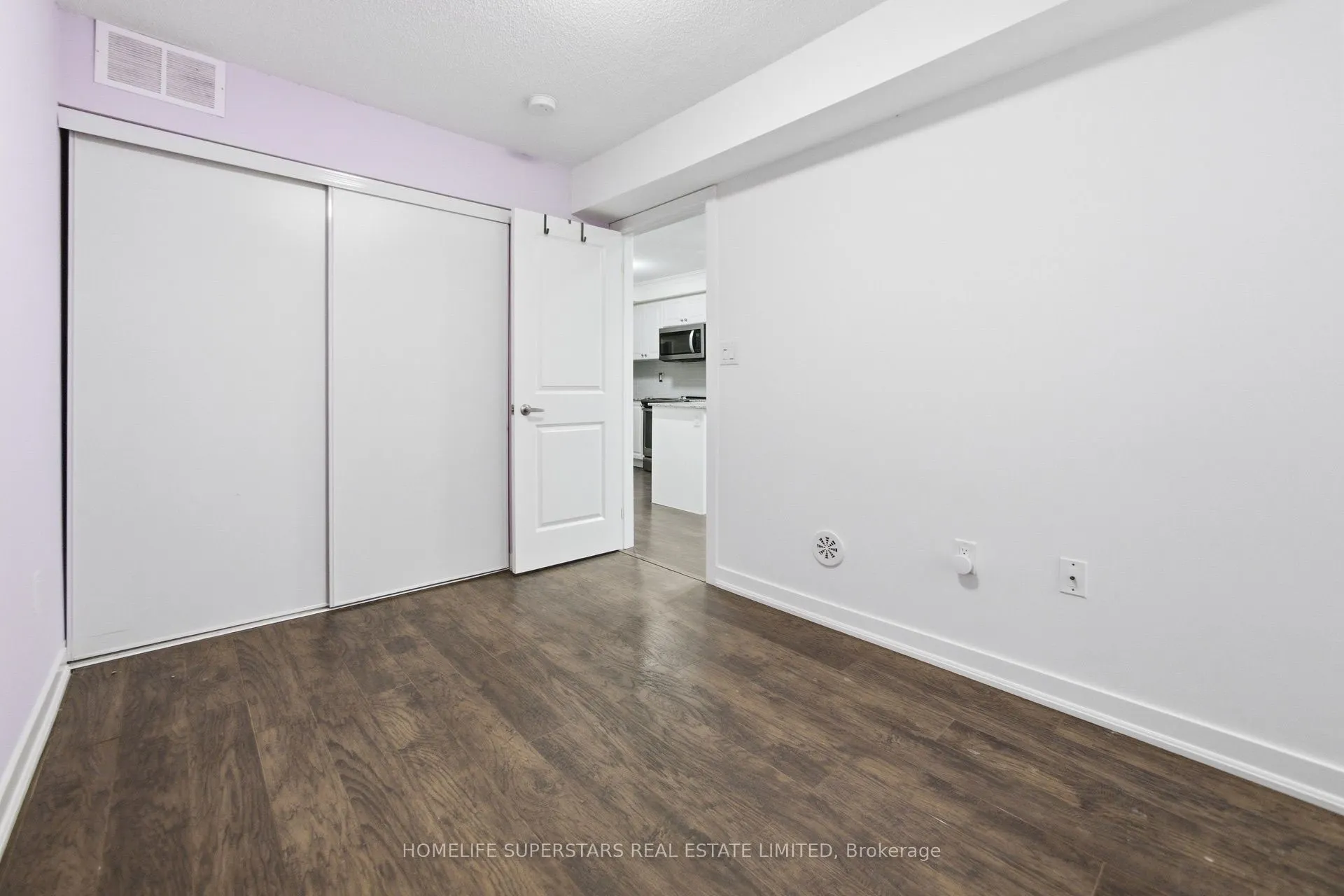 8 Drummond Street #413