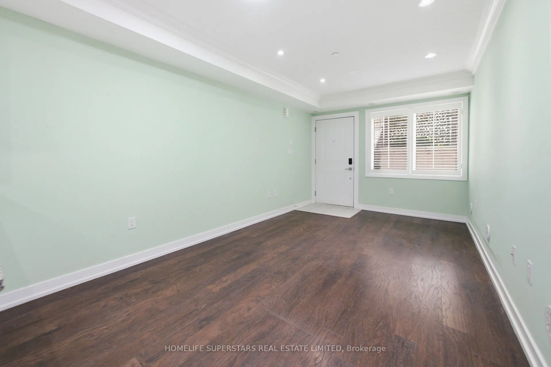 8 Drummond Street #413