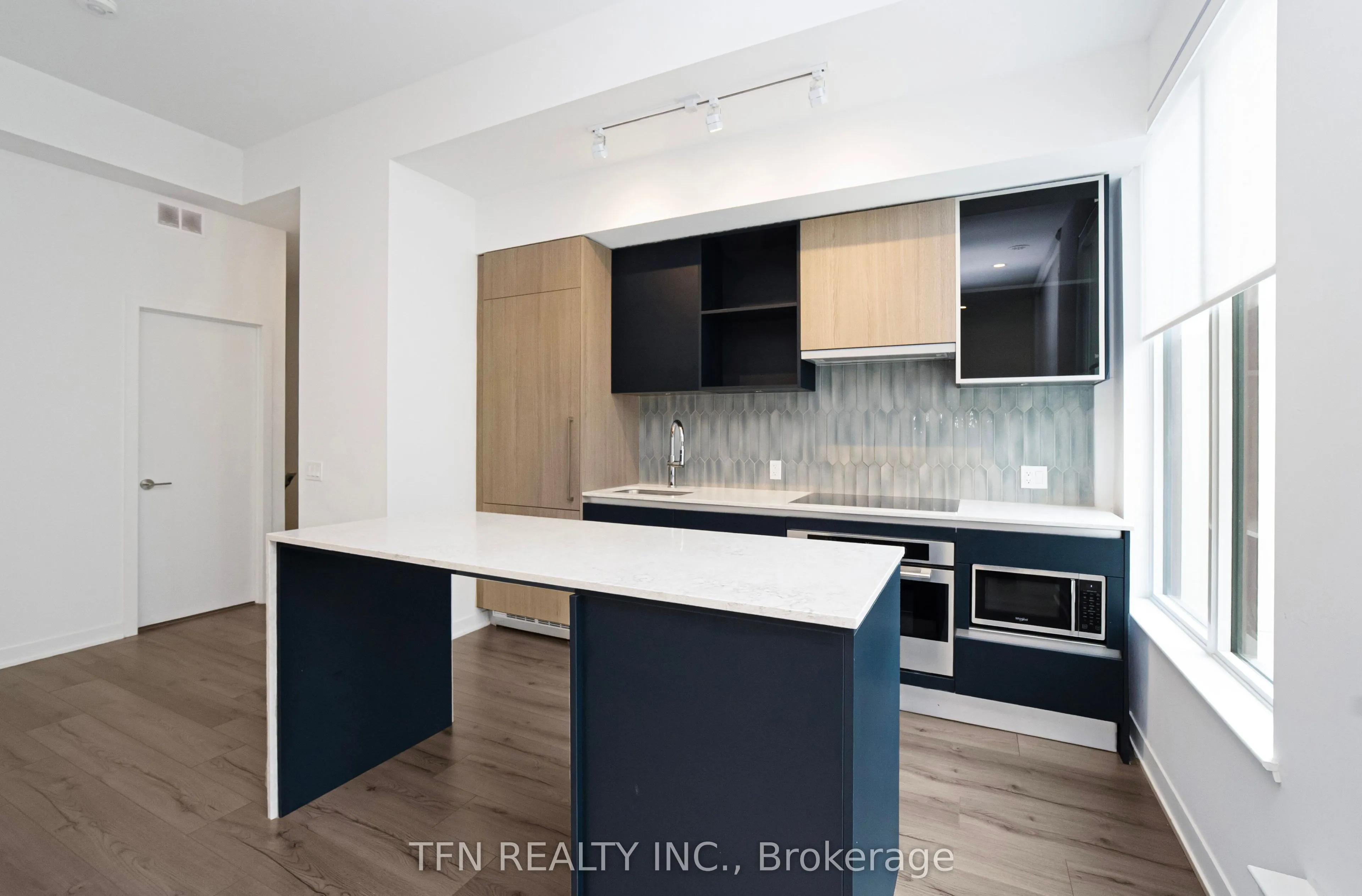3020 Trailside Drive #127
