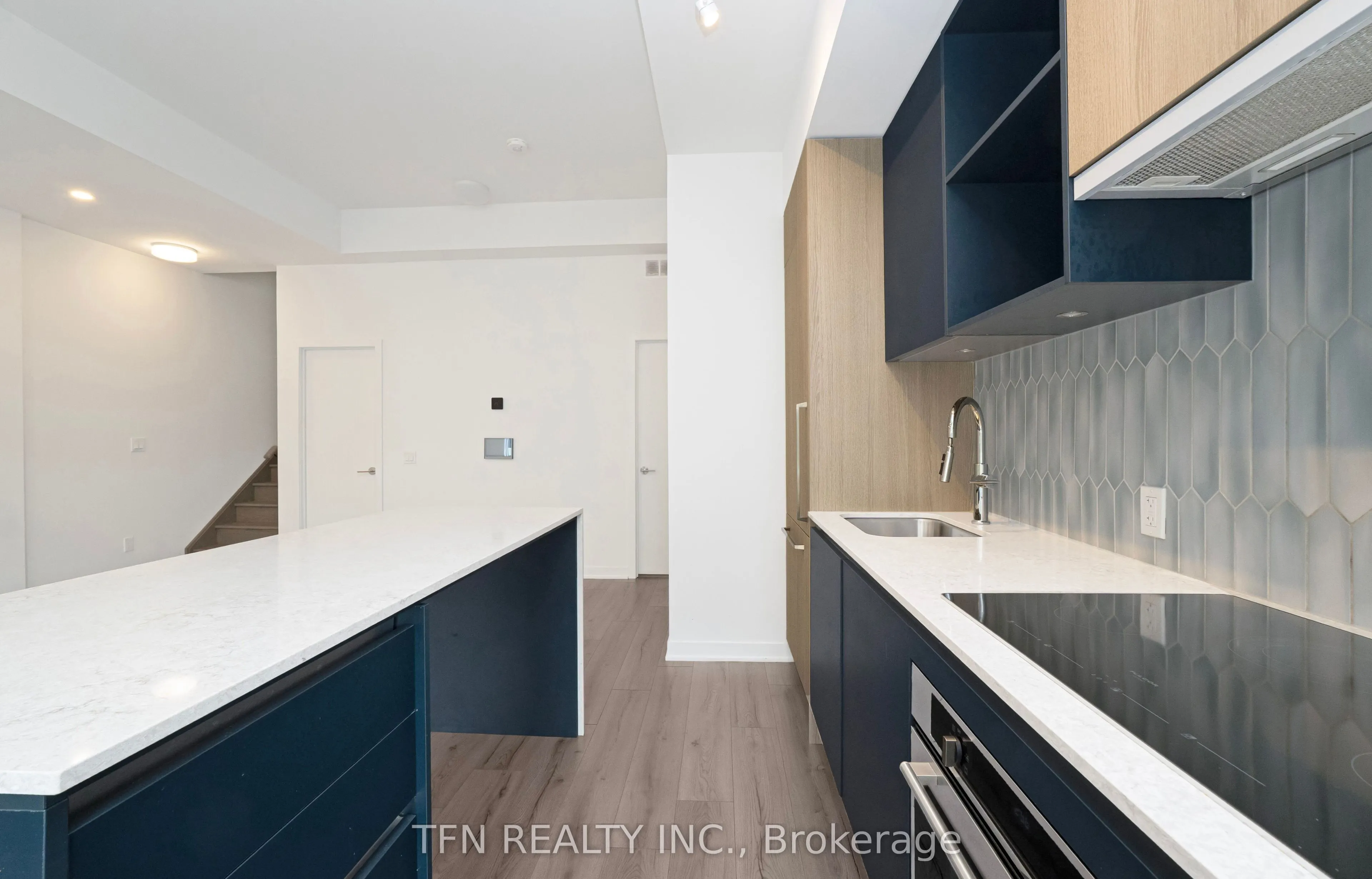 3020 Trailside Drive #127