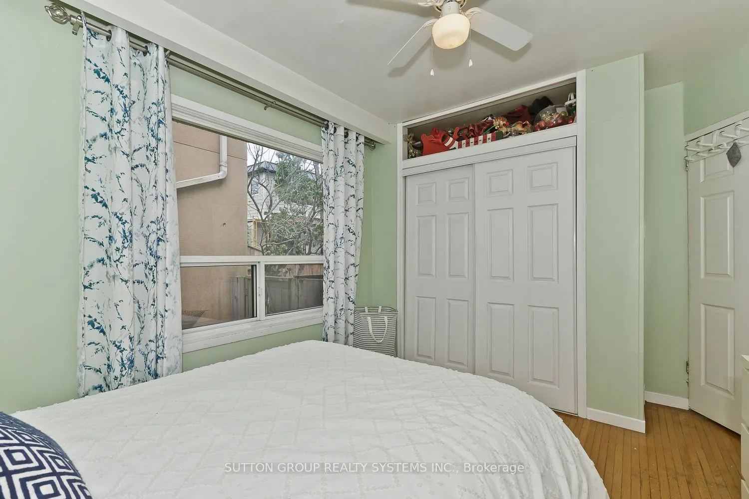 14 Lake Shore Drive