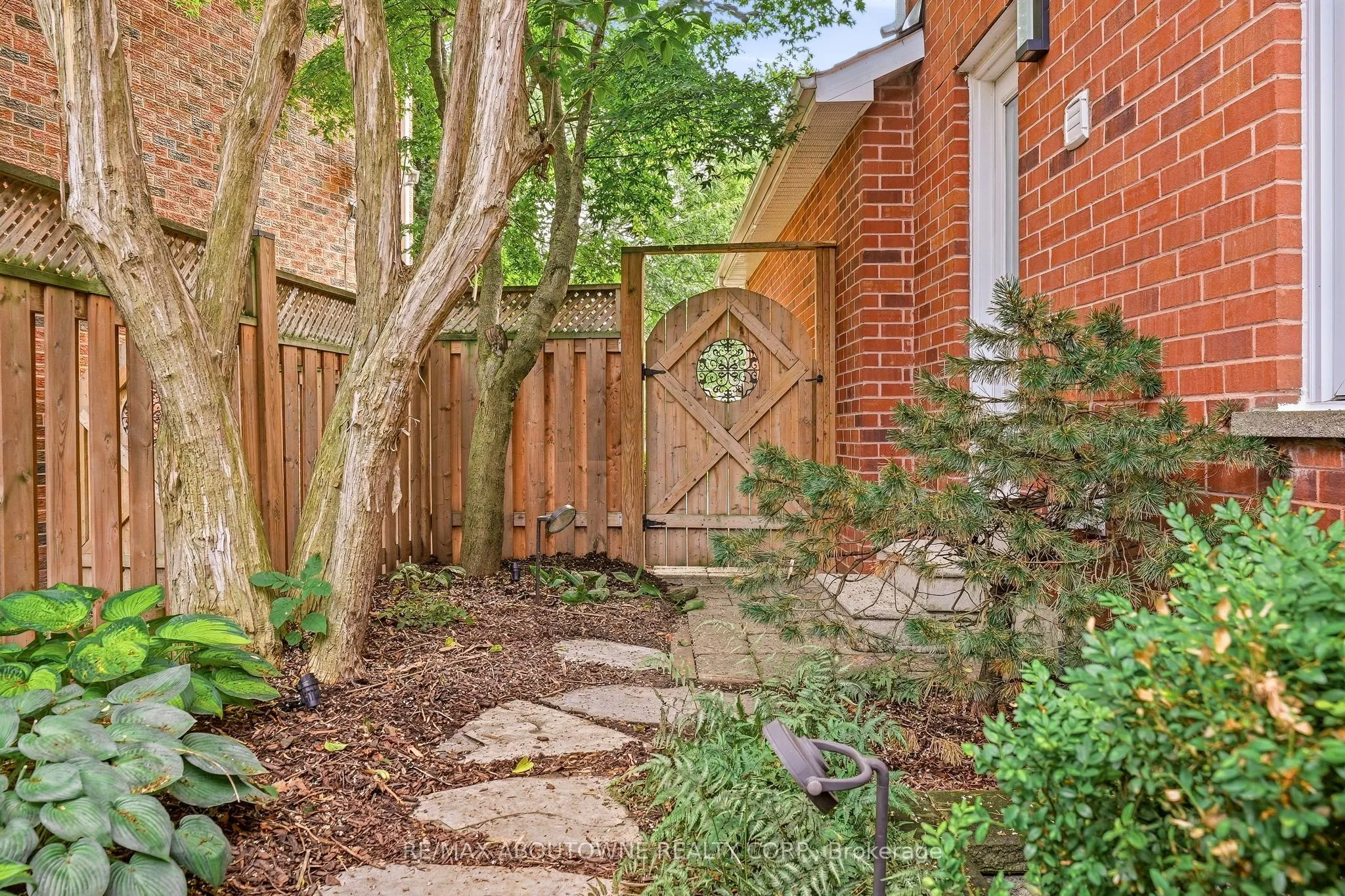 2747 Teak Crescent