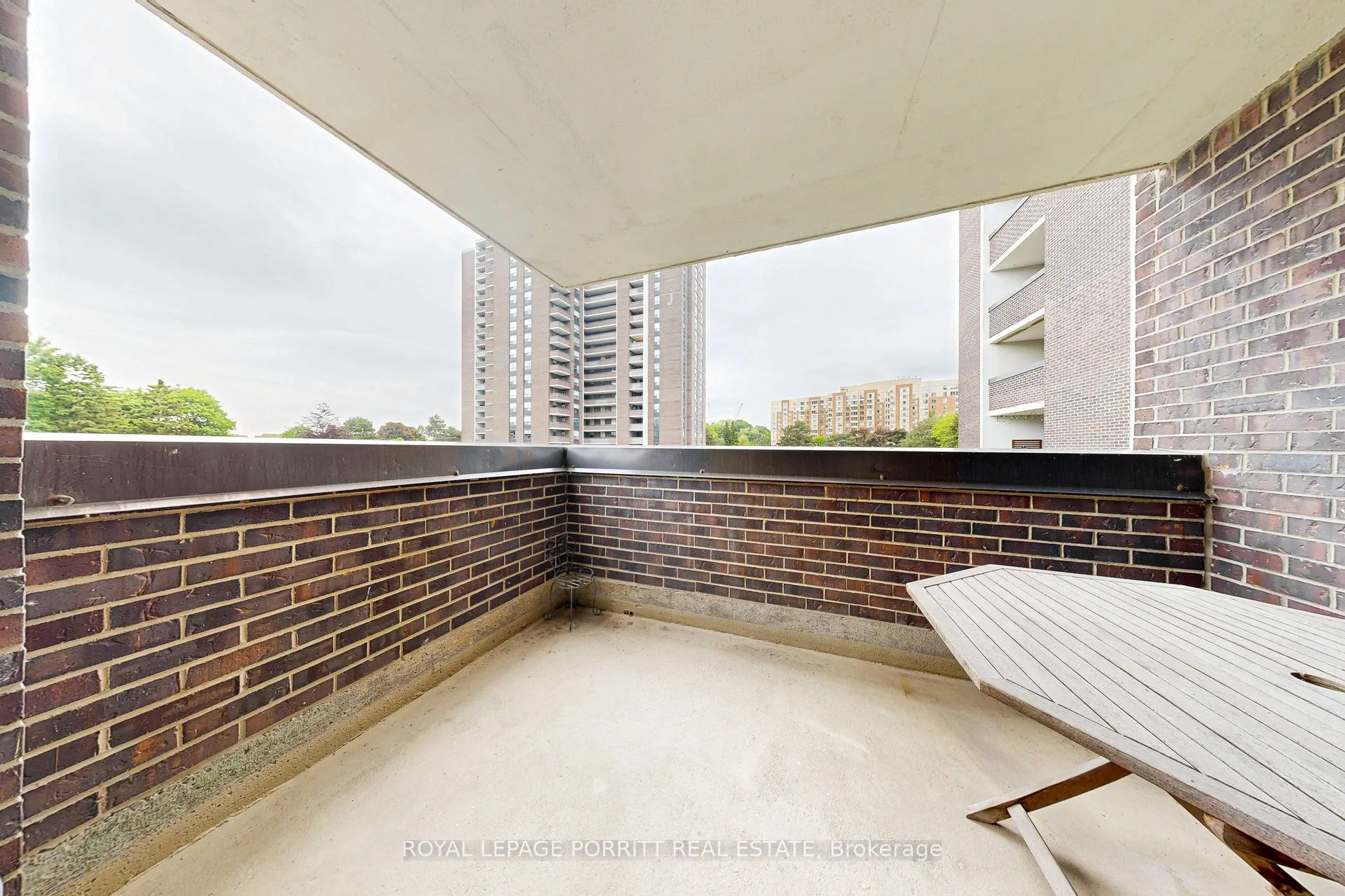 1535 Lakeshore Road E #201