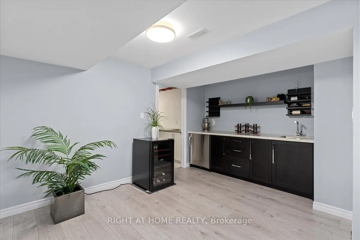 437 The Kingsway