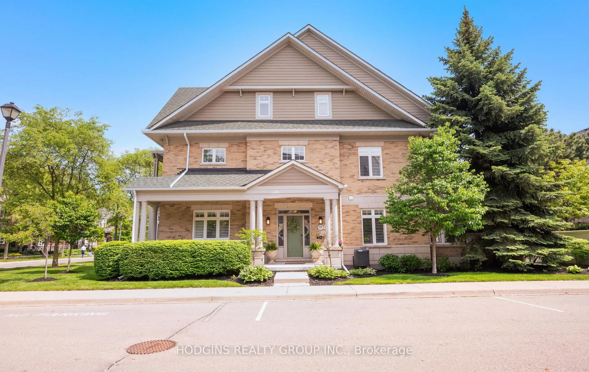 136 St Lawrence Drive #42