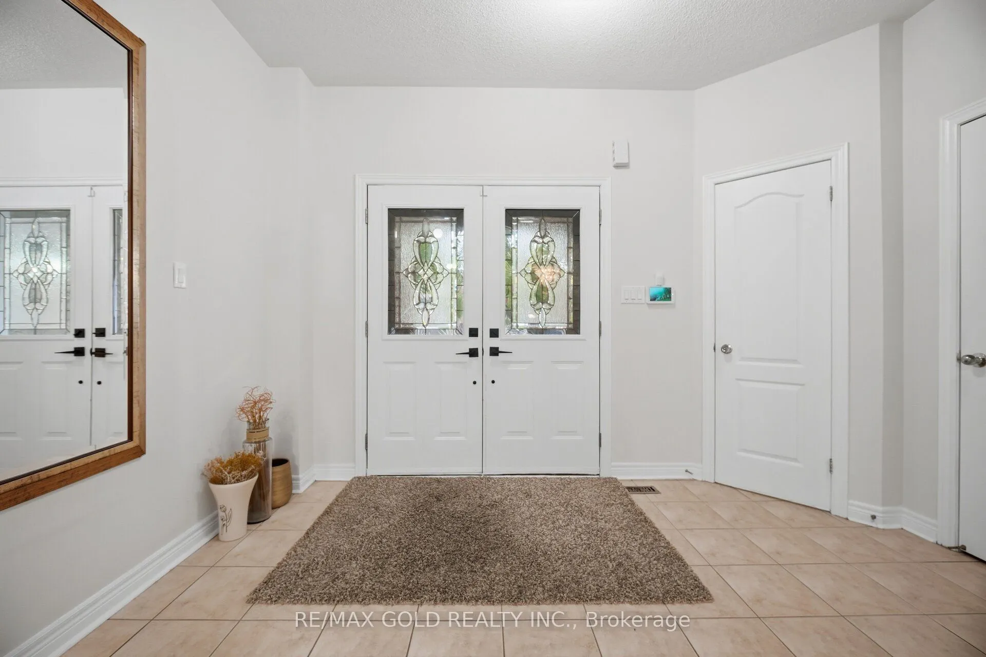 10 Sir Jacobs Crescent