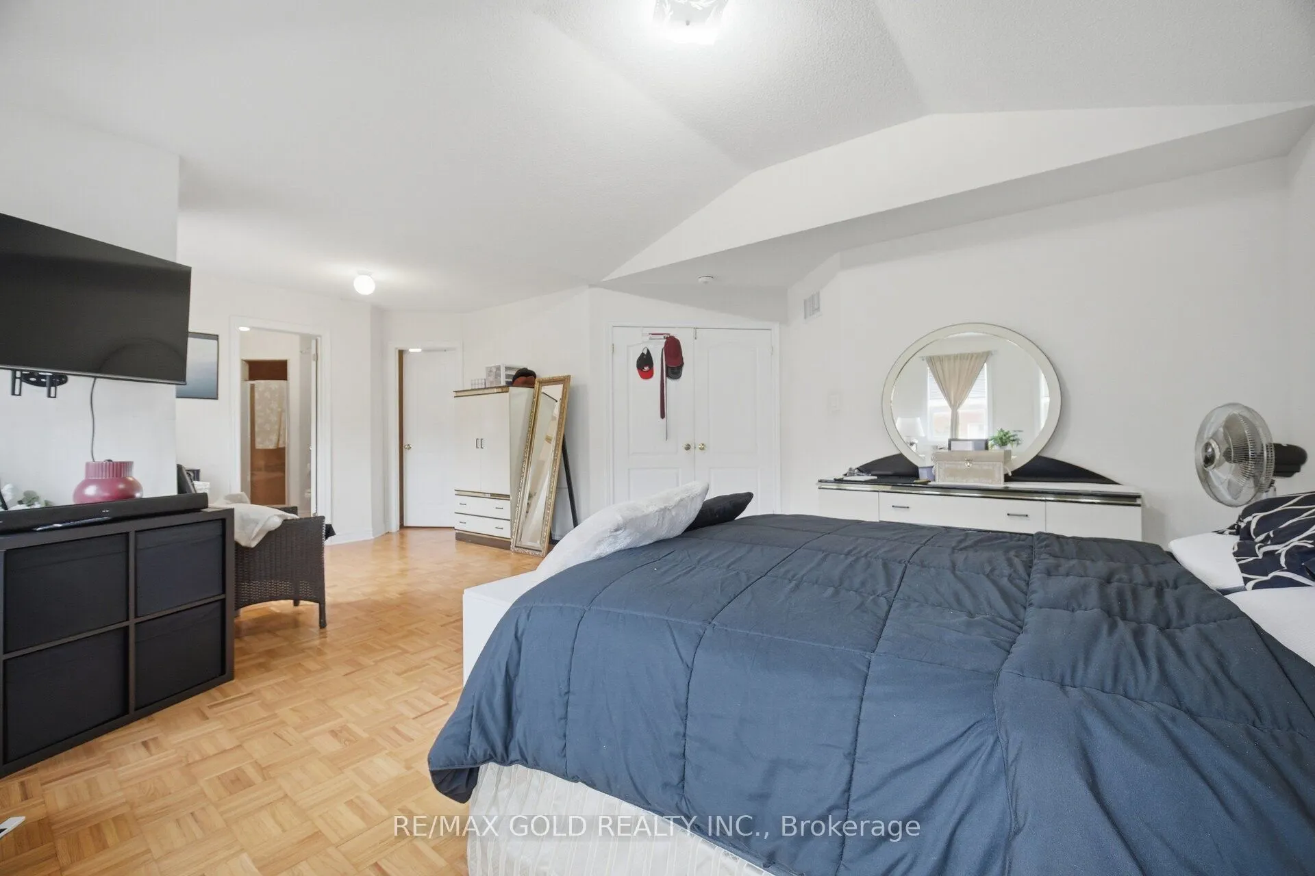 10 Sir Jacobs Crescent