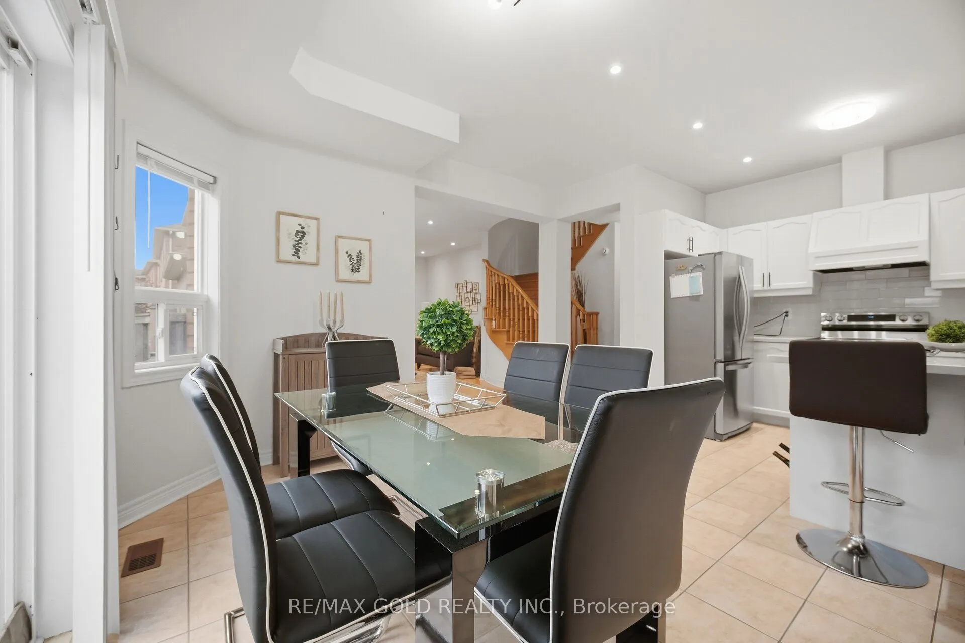 10 Sir Jacobs Crescent