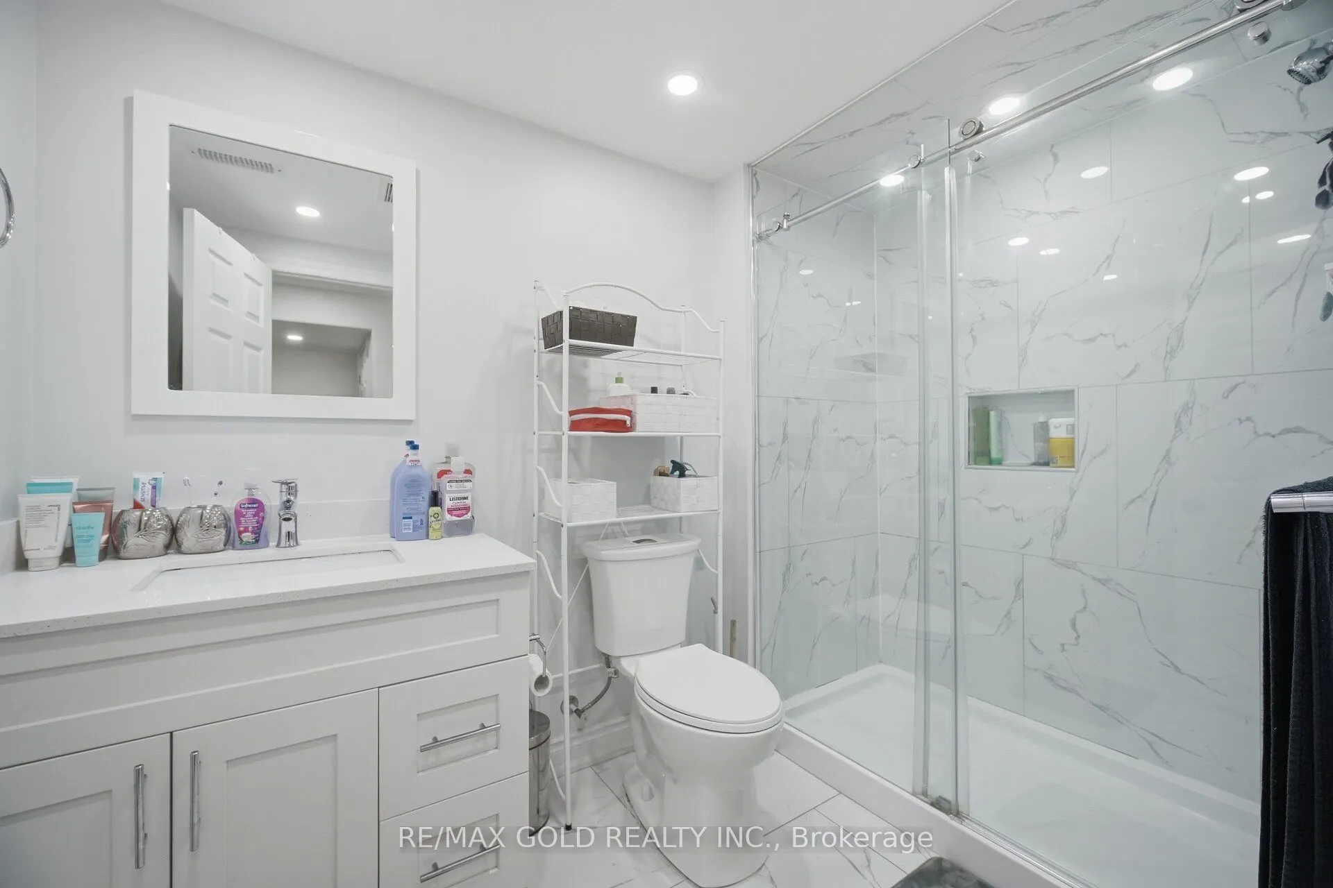 10 Sir Jacobs Crescent
