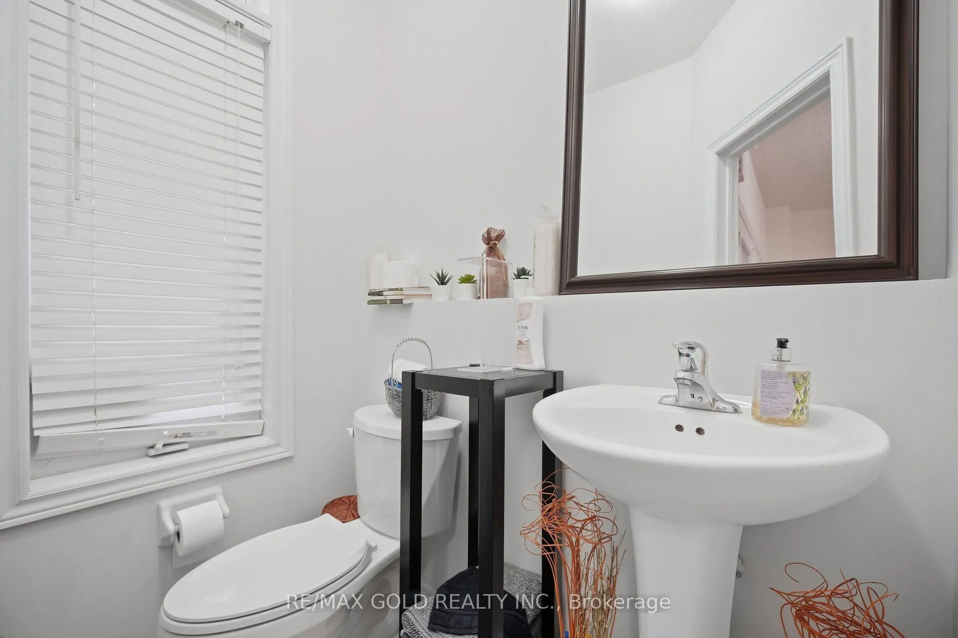 10 Sir Jacobs Crescent