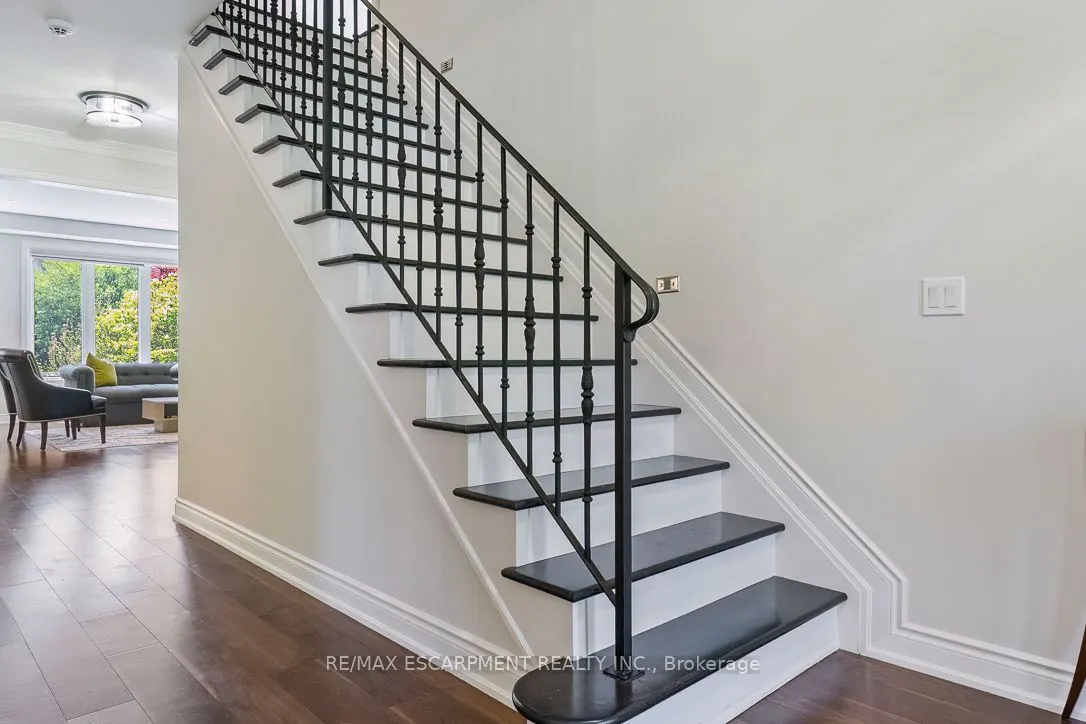 519 Hancock Way