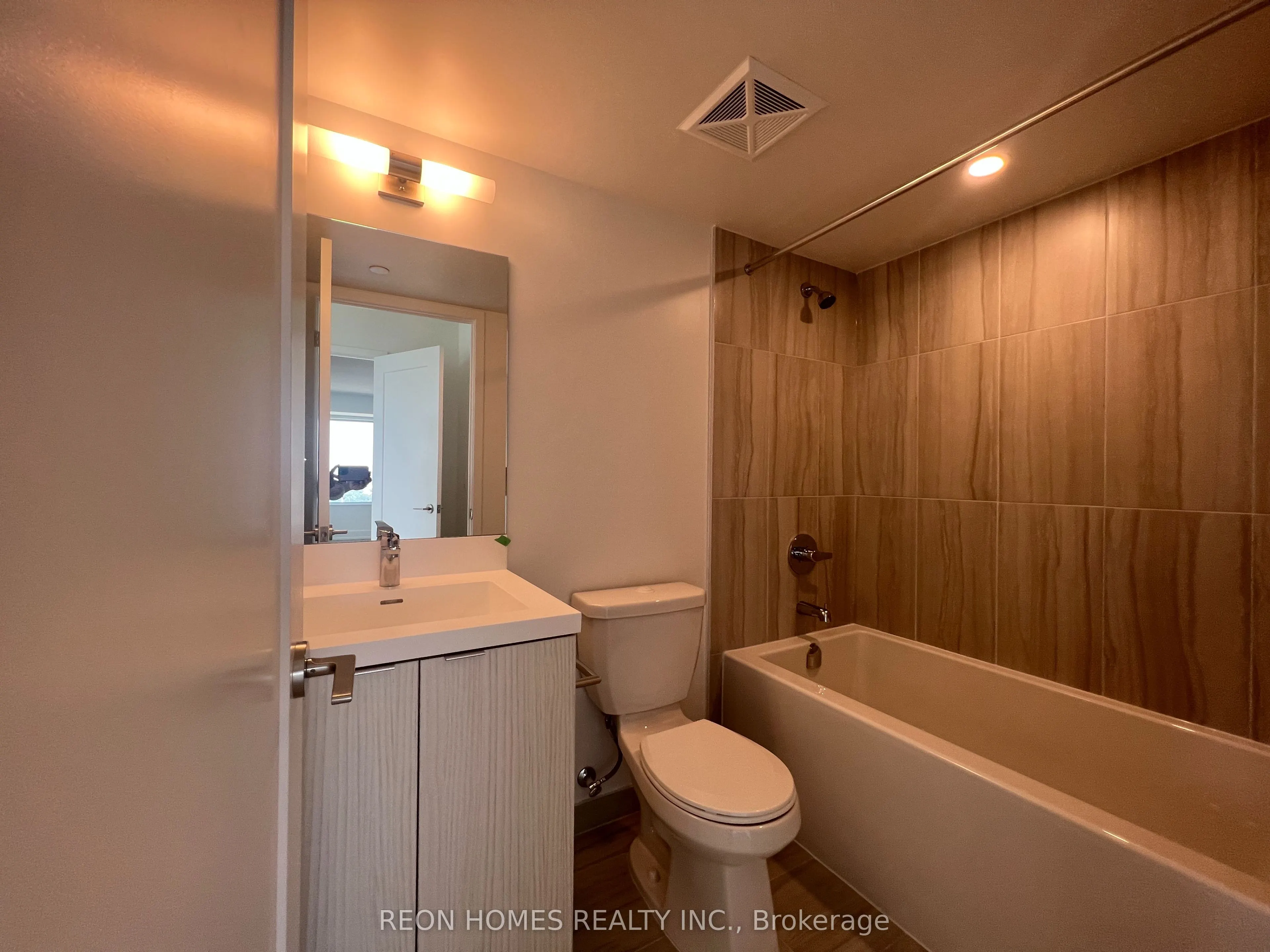 10 Eva Road #1506