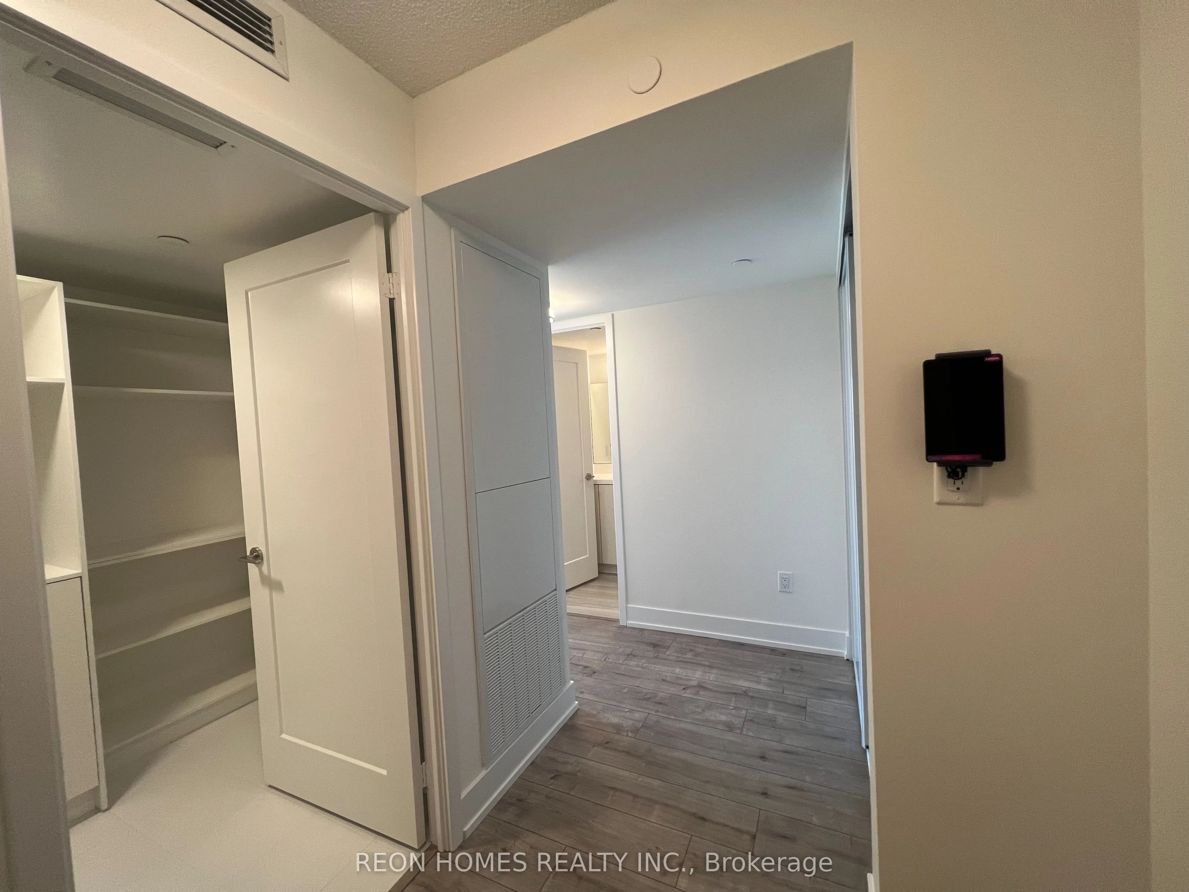 10 Eva Road #1506