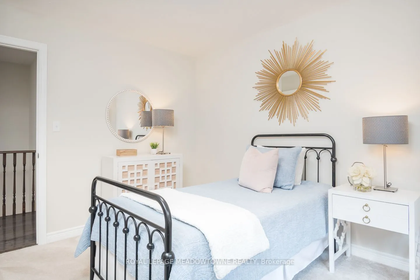 1079 Job Crescent