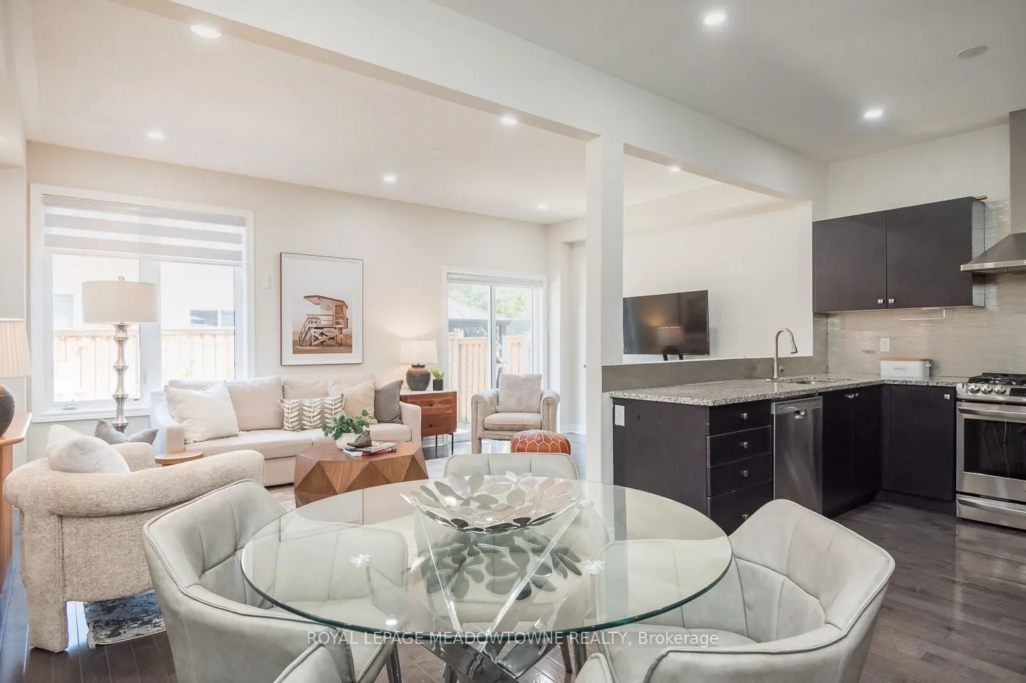 1079 Job Crescent
