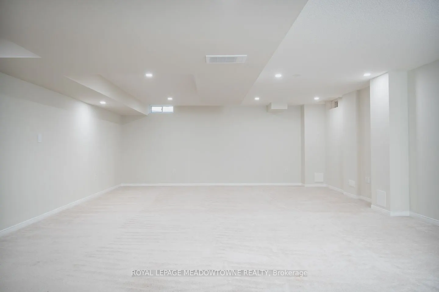 1079 Job Crescent