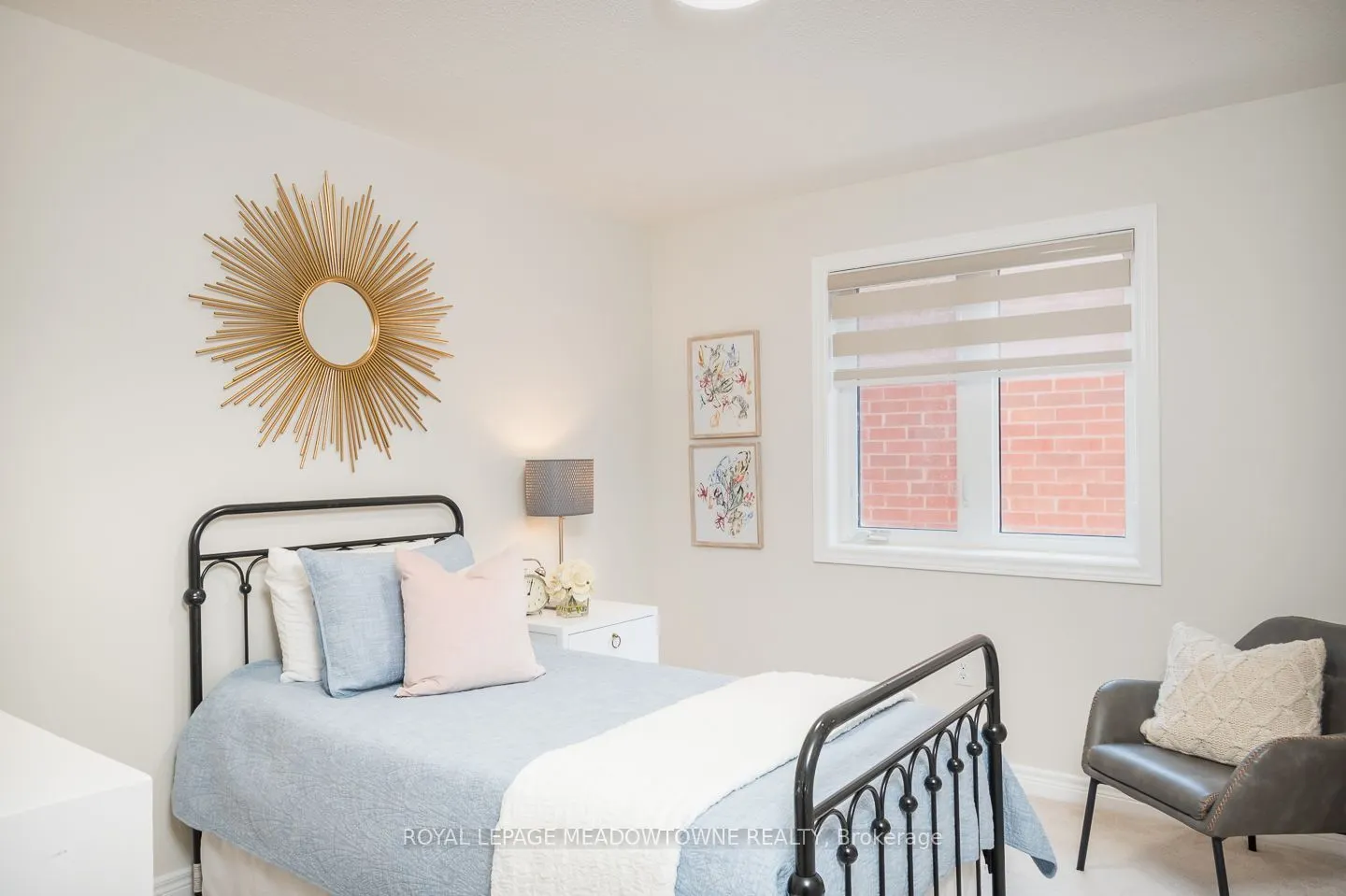 1079 Job Crescent