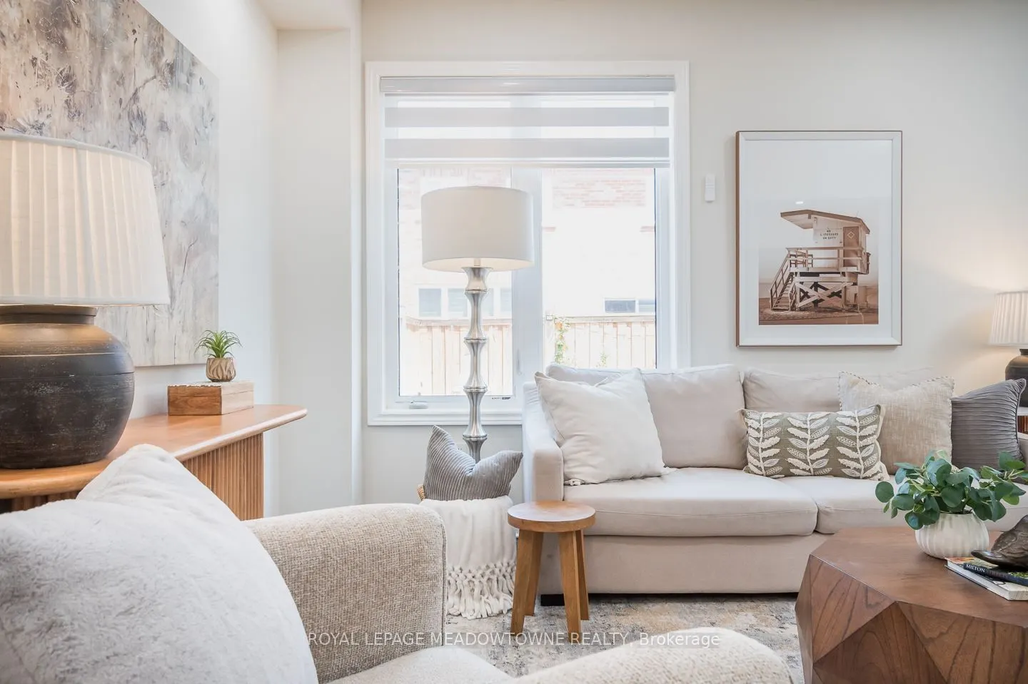 1079 Job Crescent